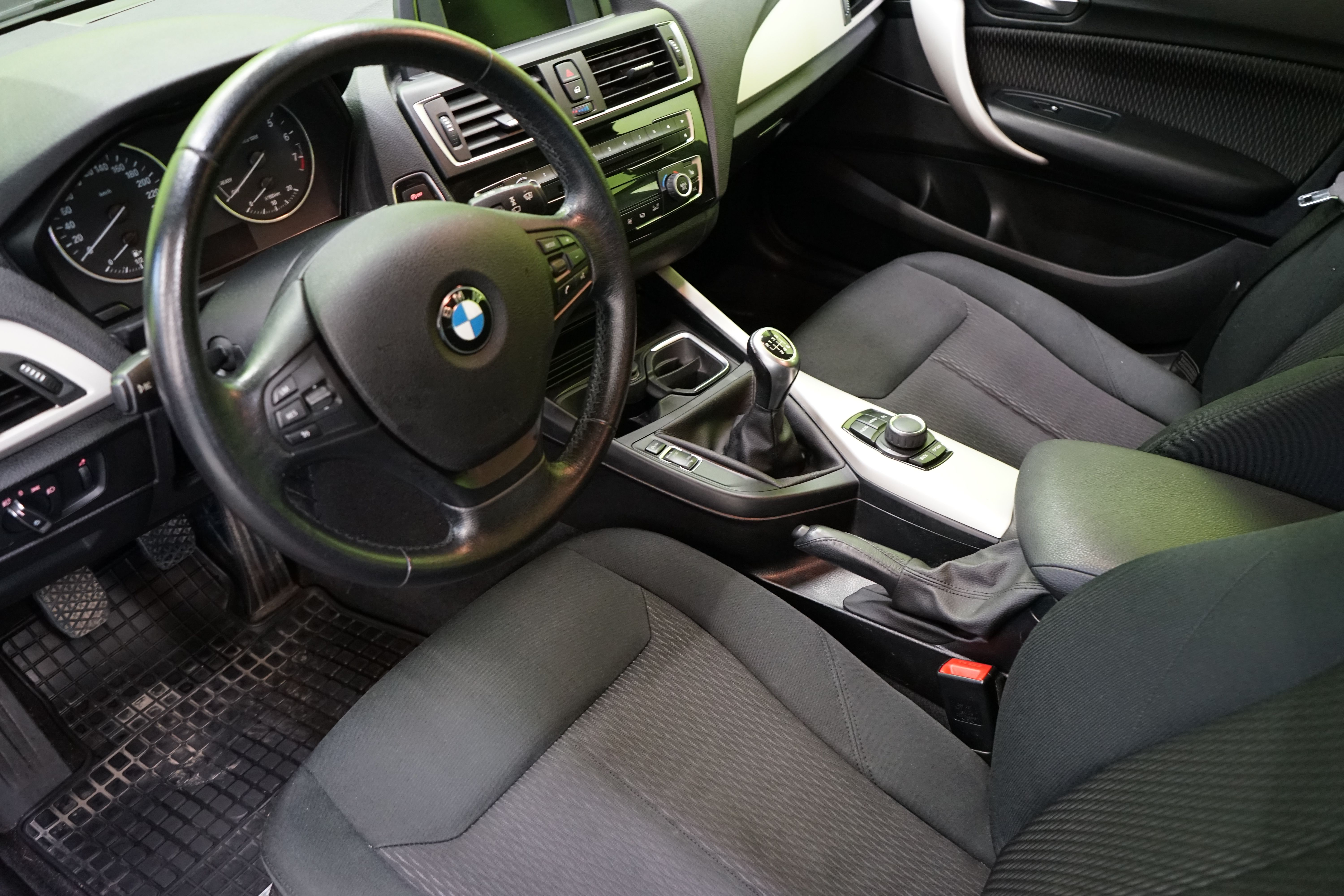 BMW 118 F20 Hatchback 118i Business 2015, kuva 6/21