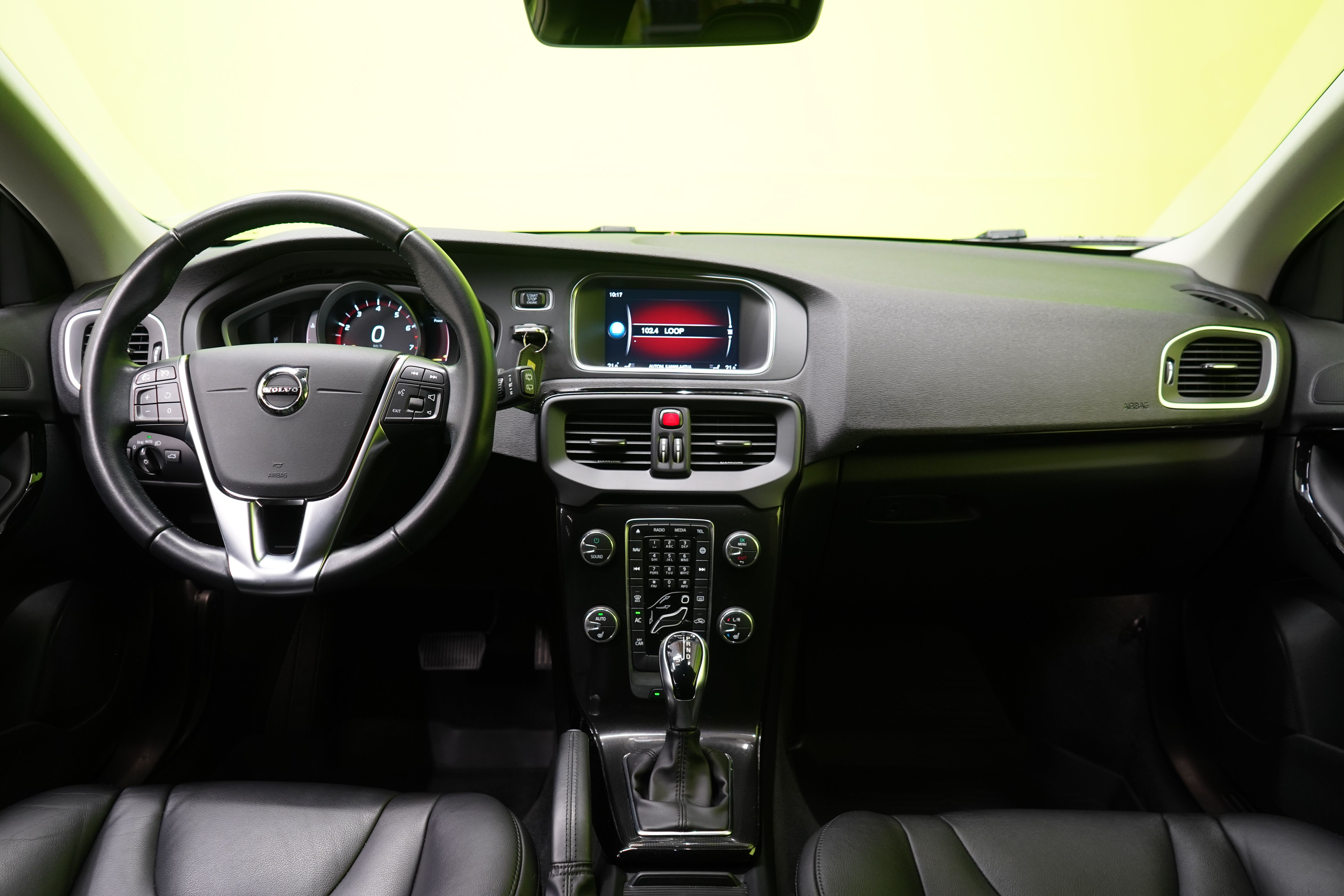 Volvo V40 T2 Dynamic Edition aut 2019, kuva 7/25