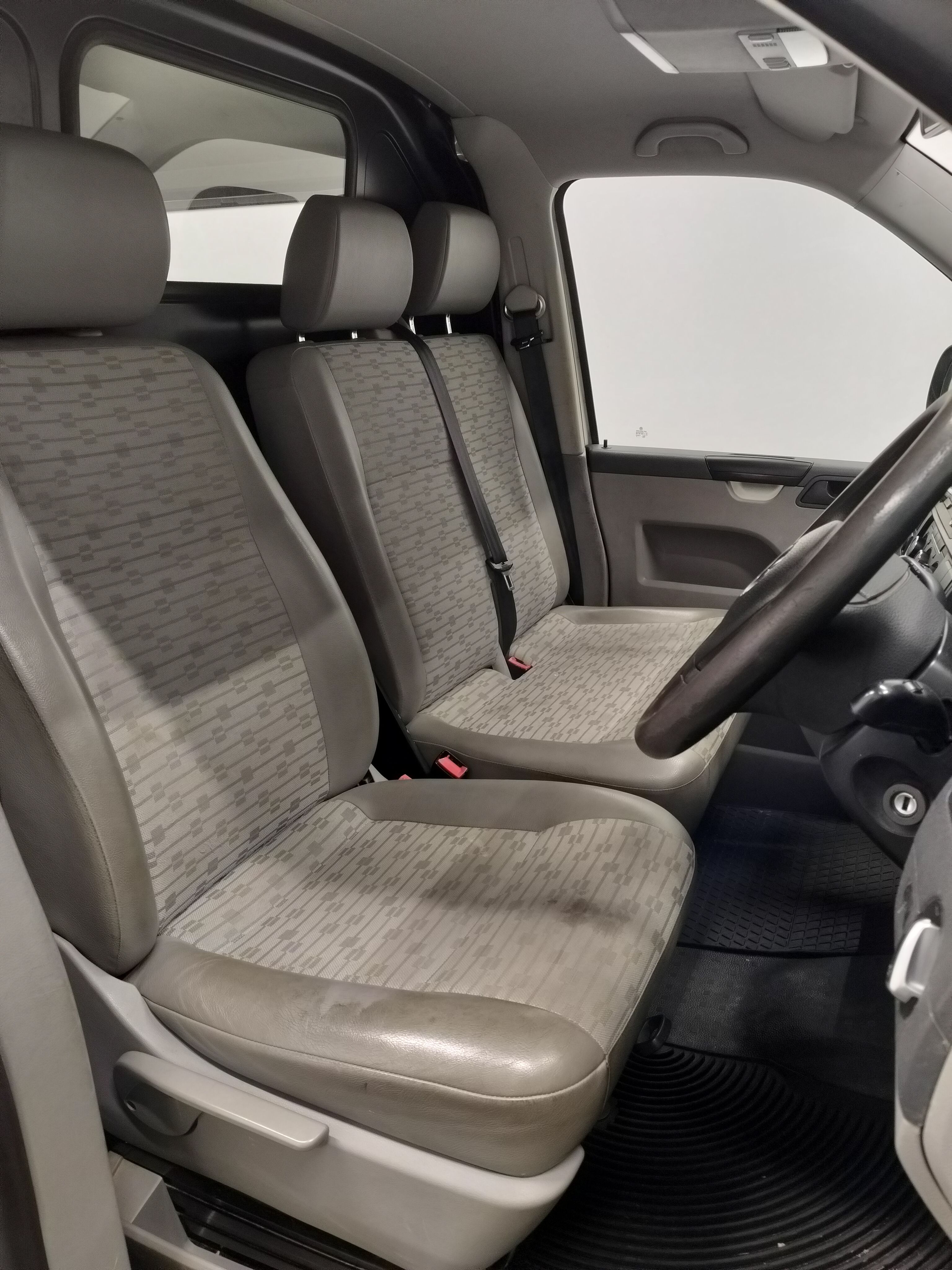 Volkswagen Transporter 2013, photo 6/19