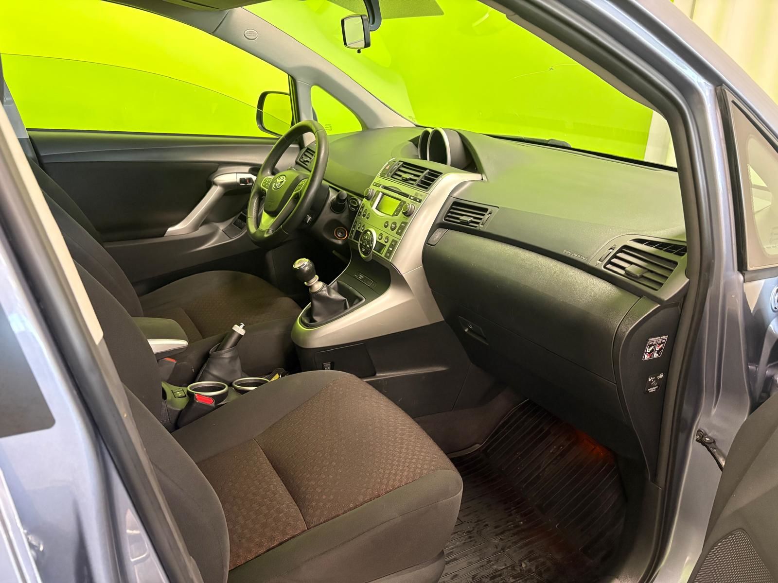 Toyota Verso 2,0 D-4D Sol Edition 2011, kuva 6/19