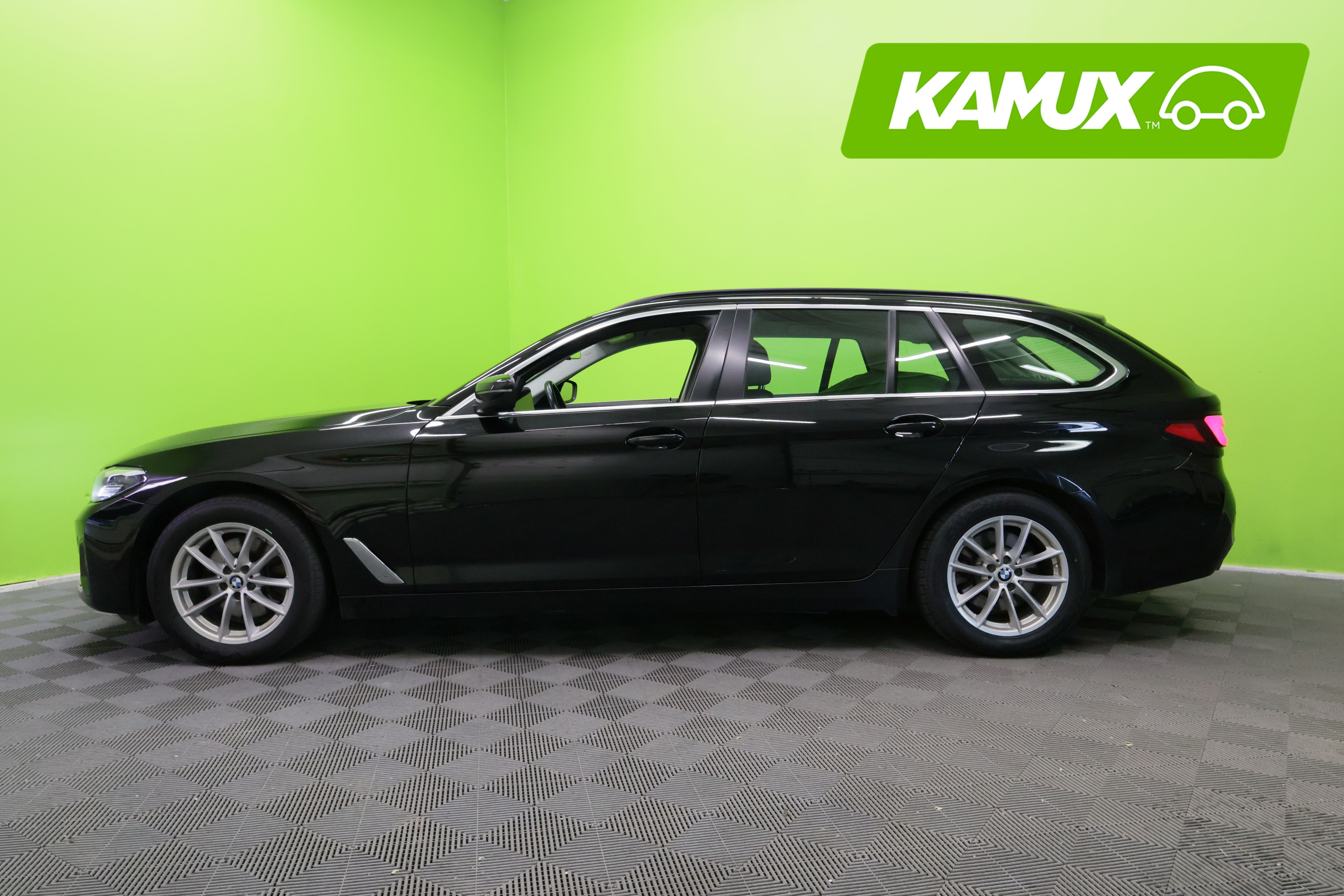BMW 520 d G31 Touring 520d A xDrive MHEV 2022, kuva 5/27