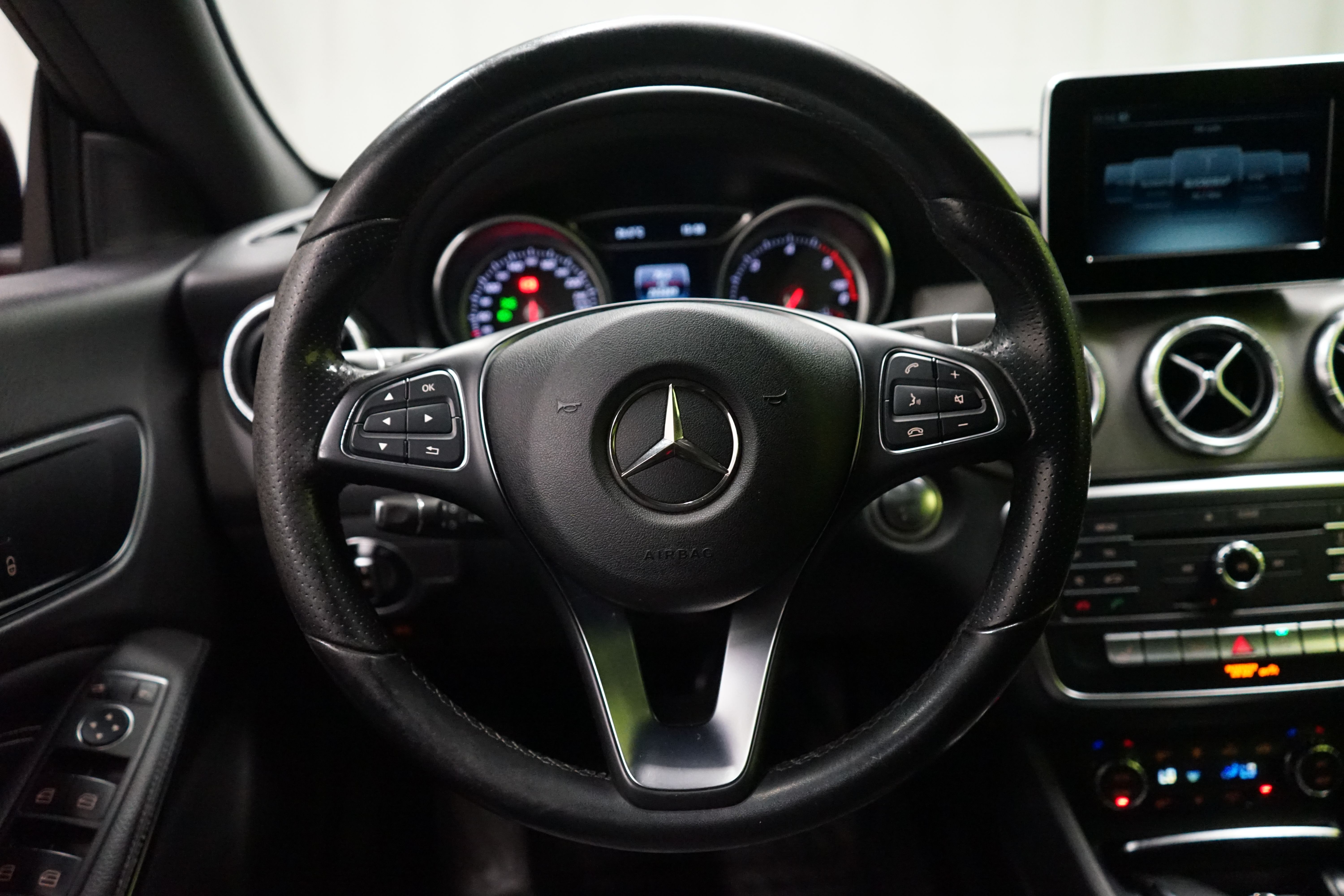 Mercedes-Benz CLA 2017, kuva 7/17