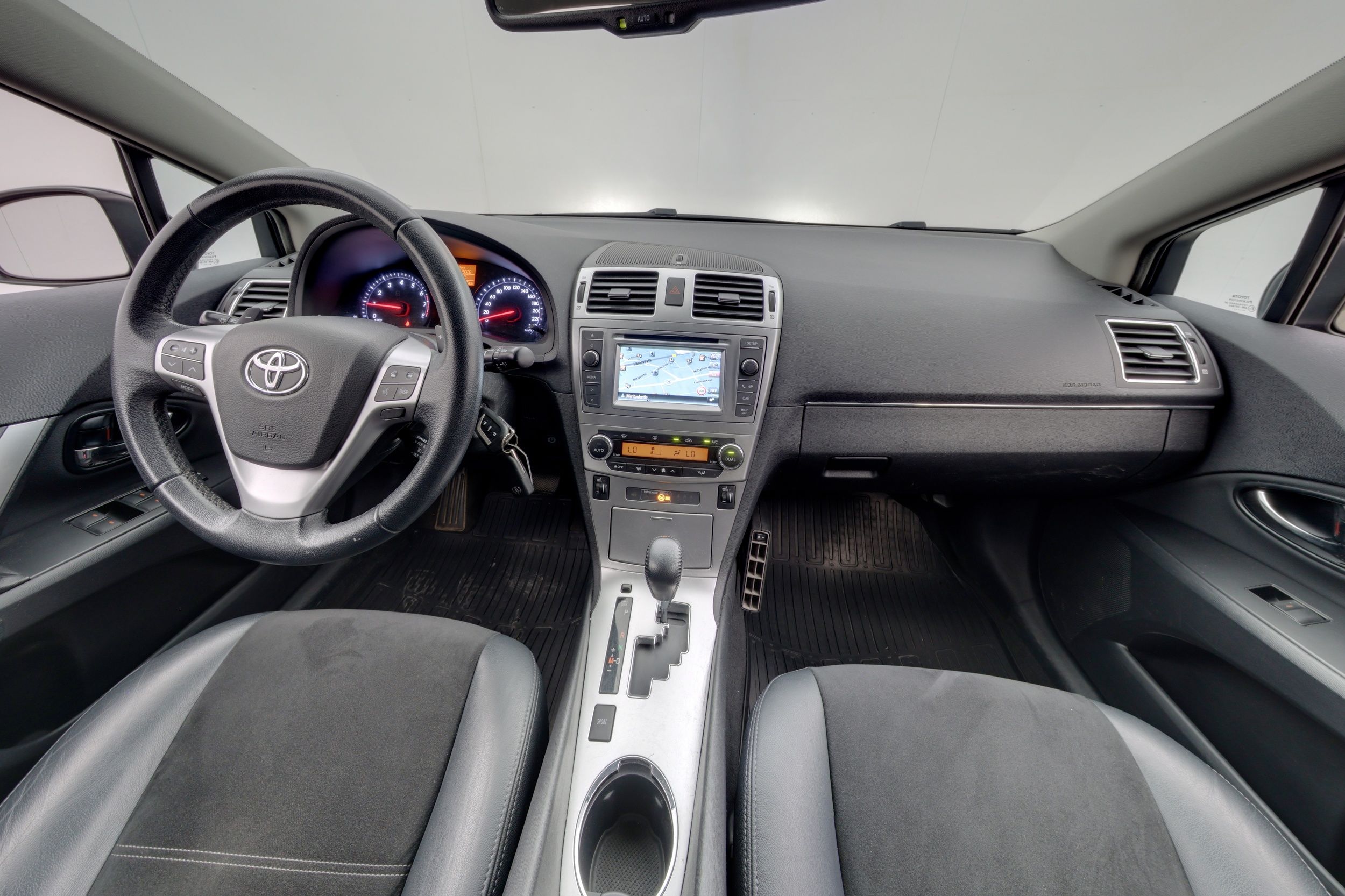 Toyota Avensis 2015, kuva 7/16