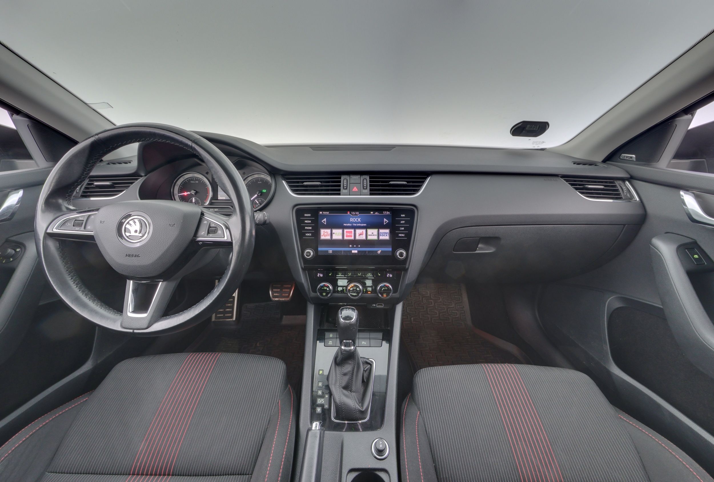 Skoda Octavia 2018, photo 7/28