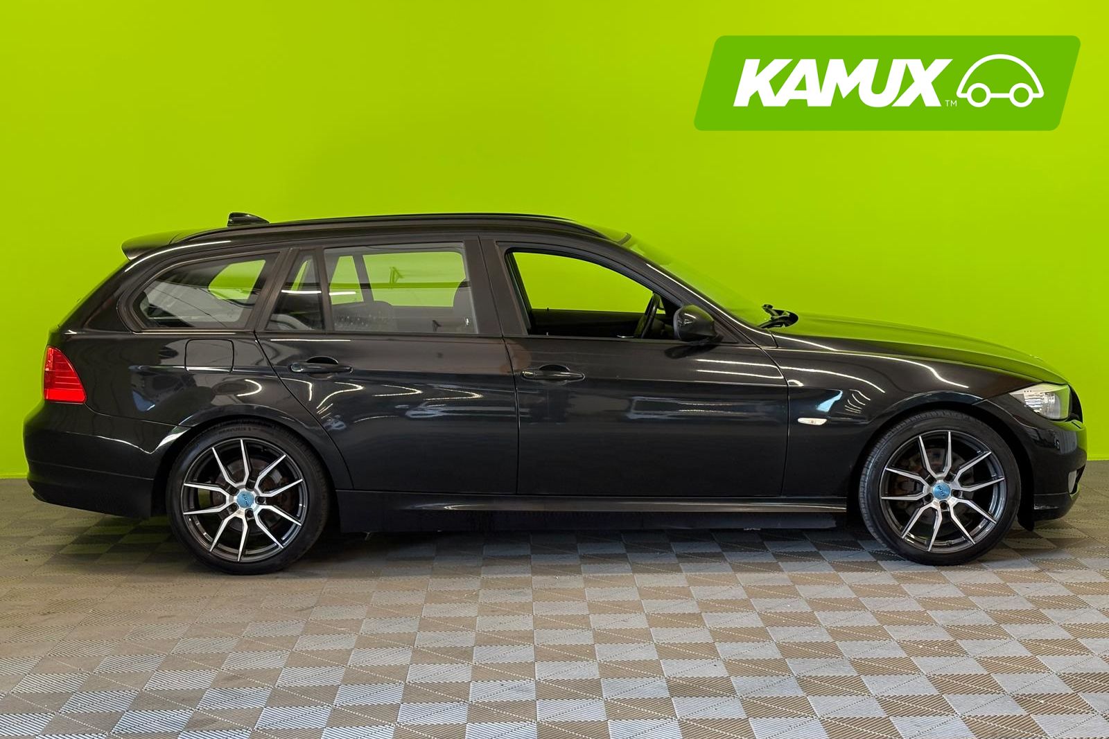 BMW 320 320d Farmari 2011, kuva 2/14