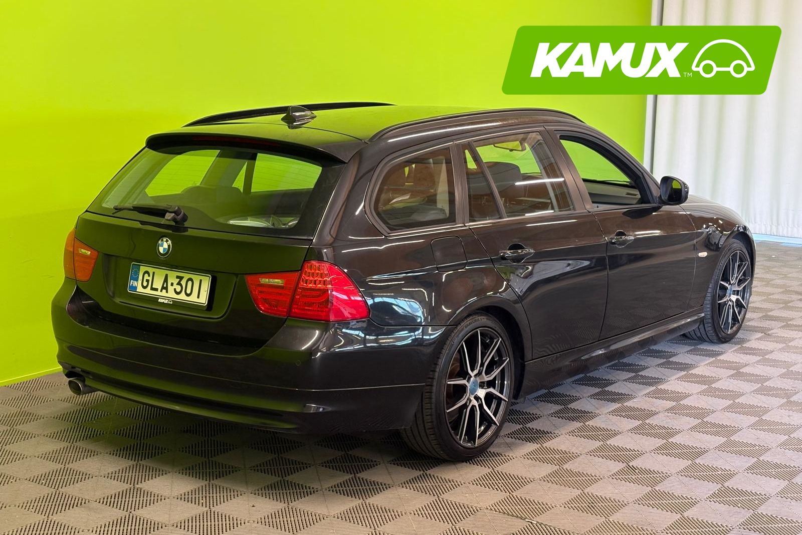 BMW 320 320d Farmari 2011, kuva 3/14