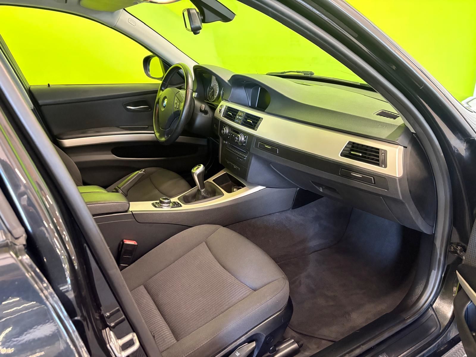 BMW 320 320d Farmari 2011, kuva 6/14