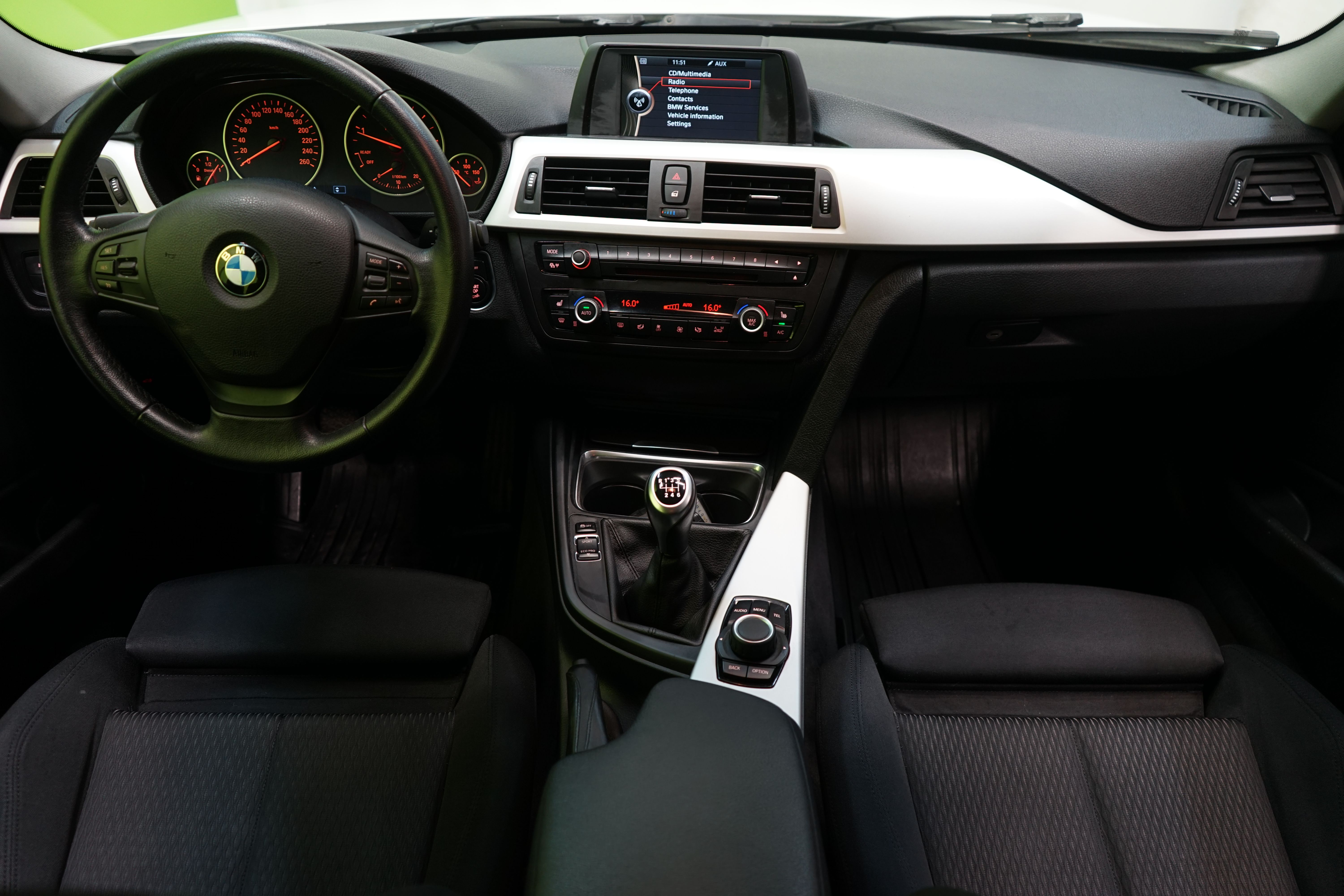 BMW 318 2013, kuva 6/24