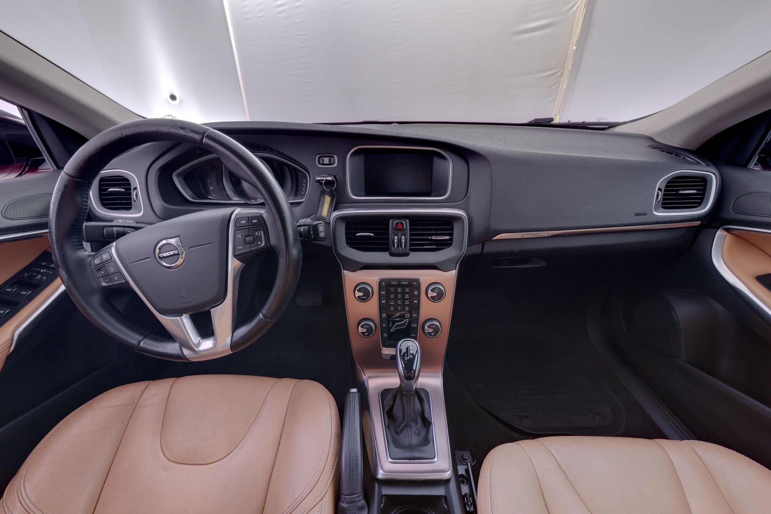 Volvo V40 Cross Country 2016, photo 7/25