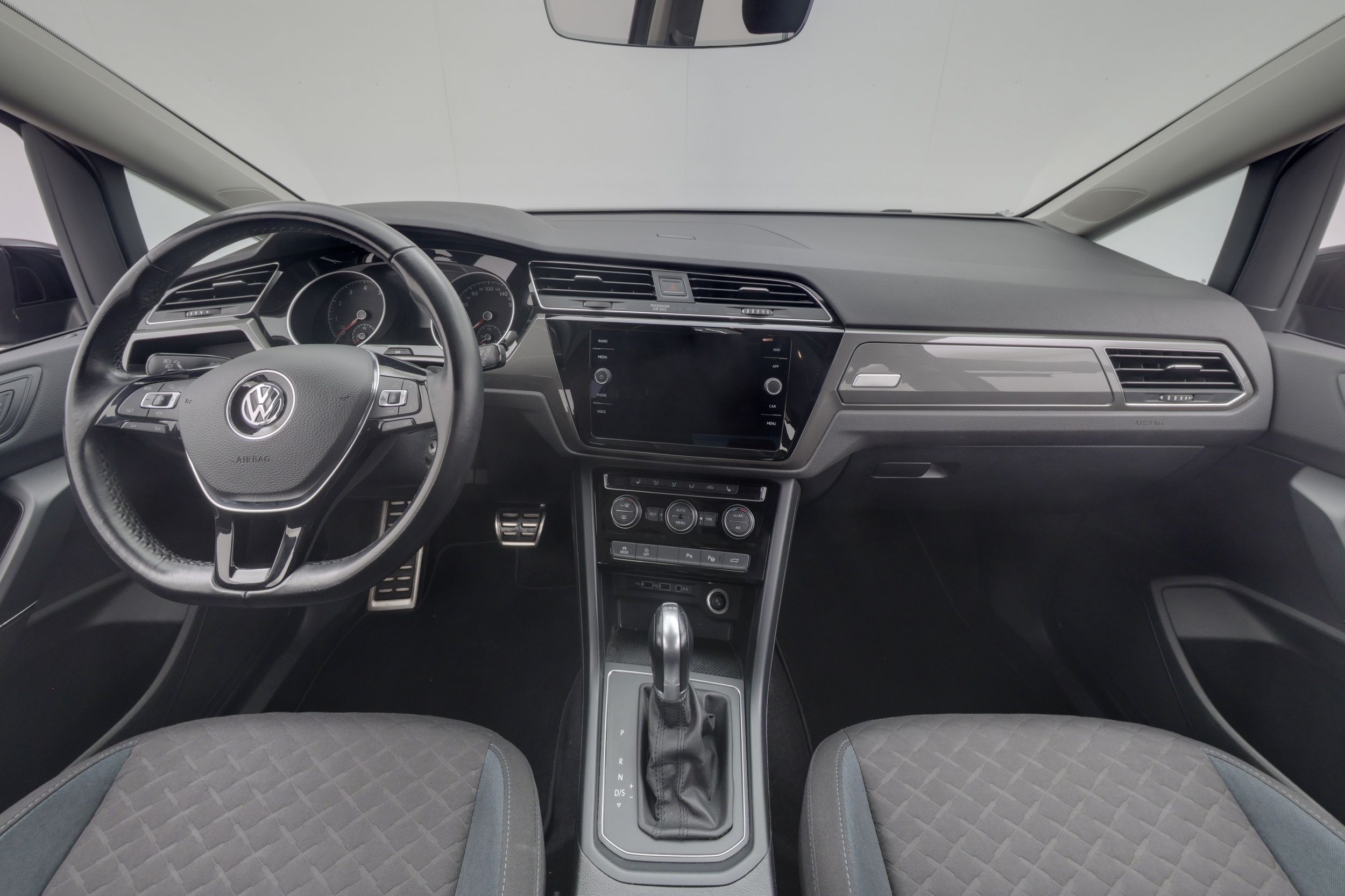 Volkswagen Touran 2019, photo 7/34
