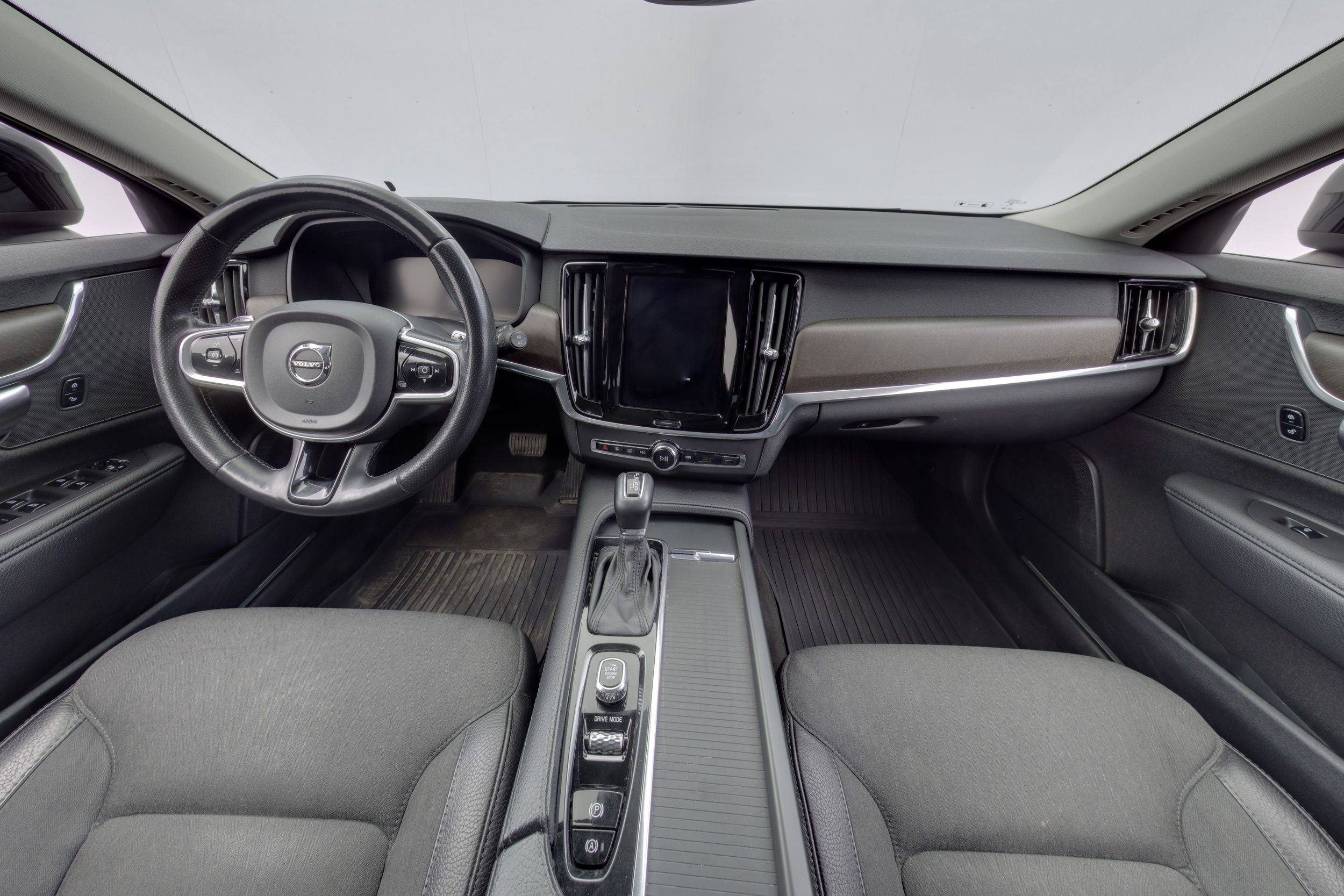 Volvo V90 Cross Country 2017, photo 7/33