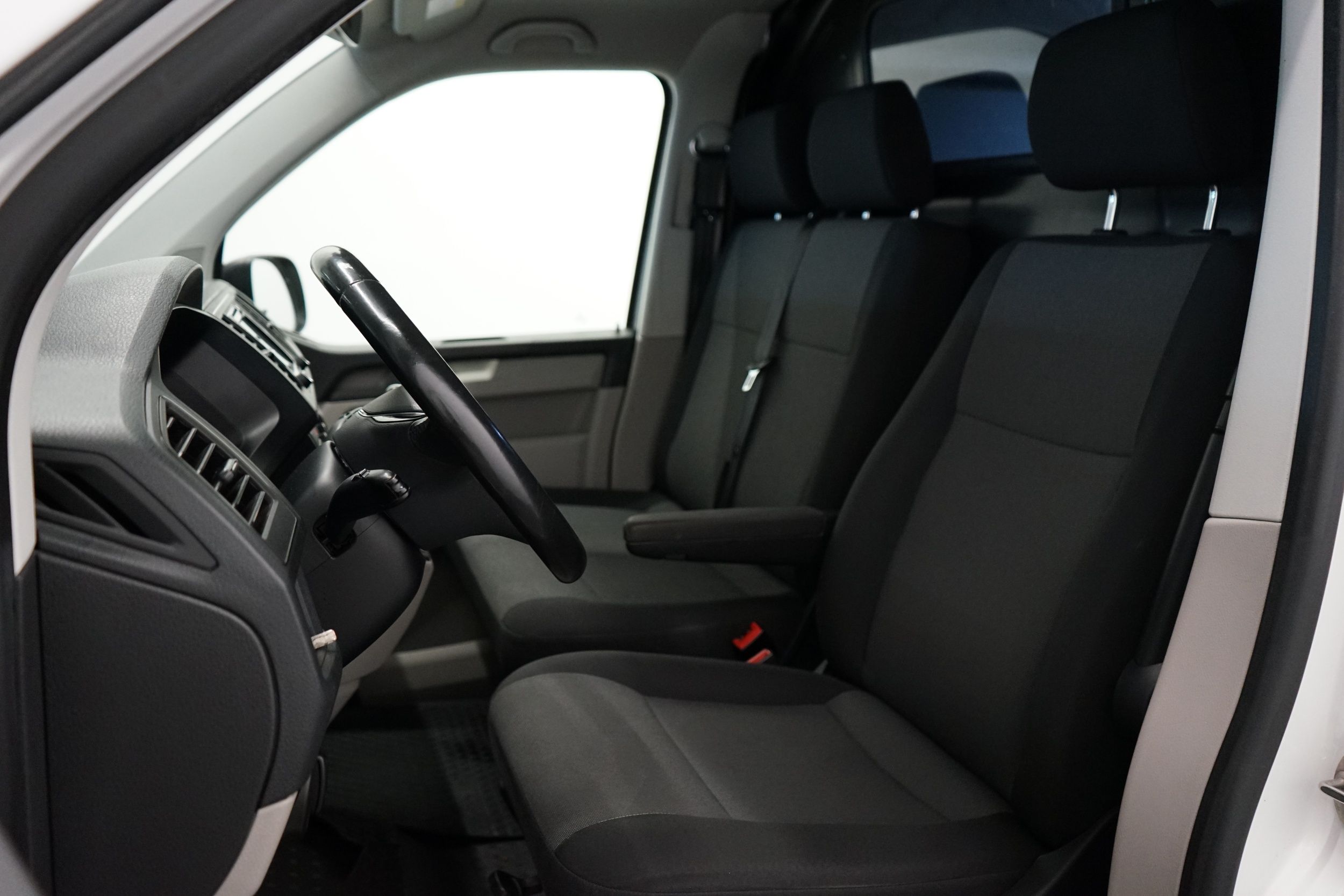 Volkswagen Transporter 2019, kuva 6/20