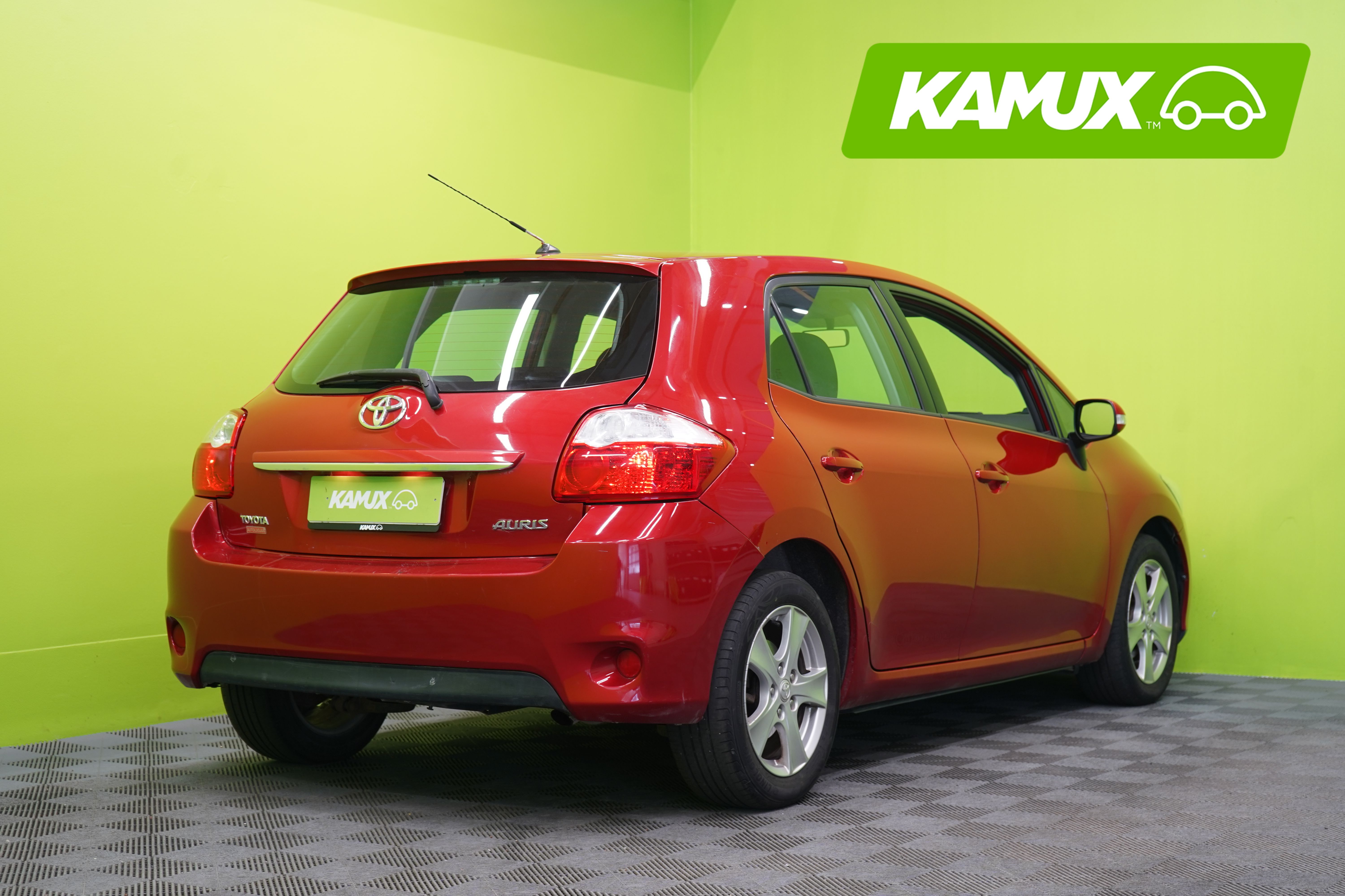 Toyota Auris 2012, kuva 3/24