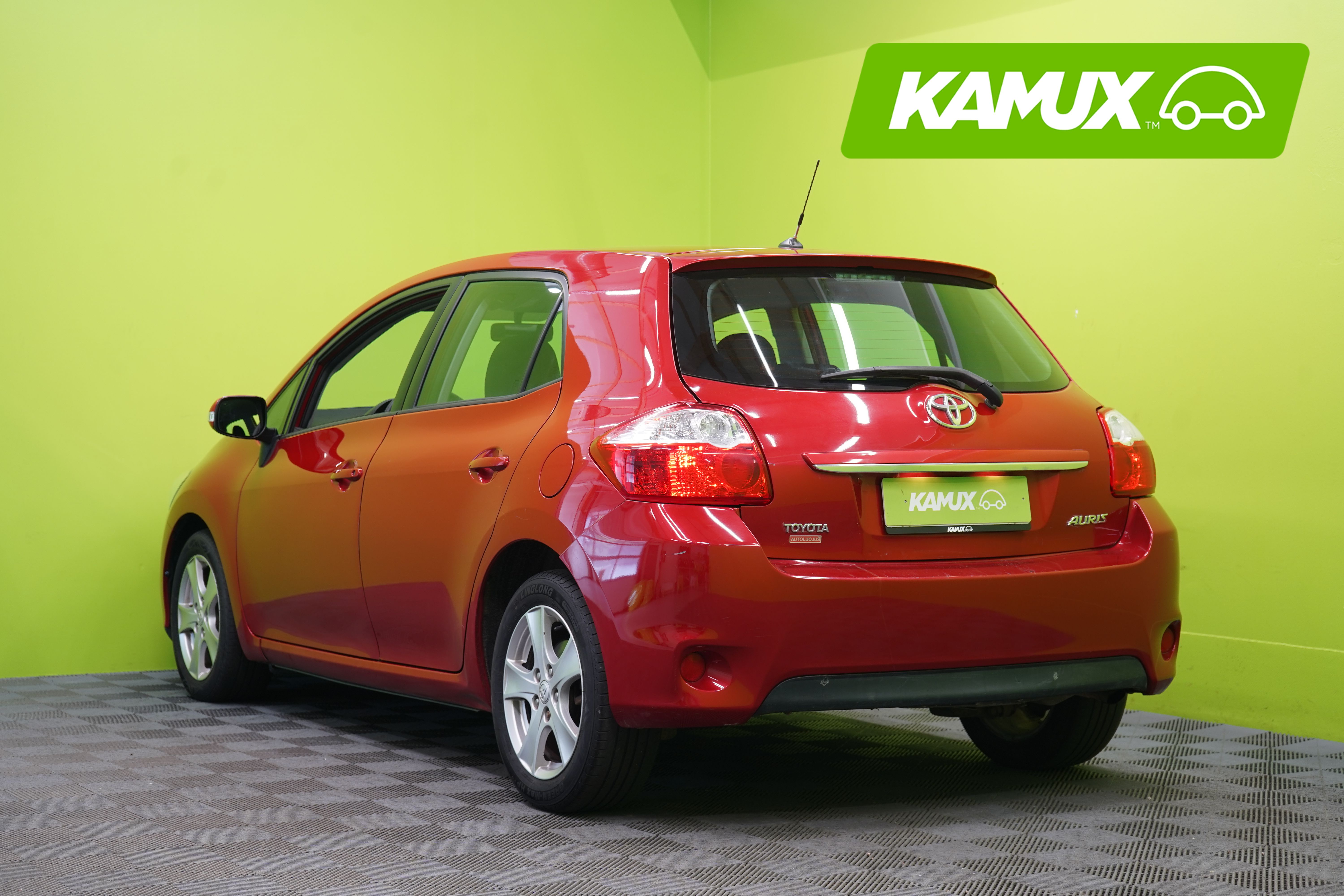 Toyota Auris 2012, kuva 4/24