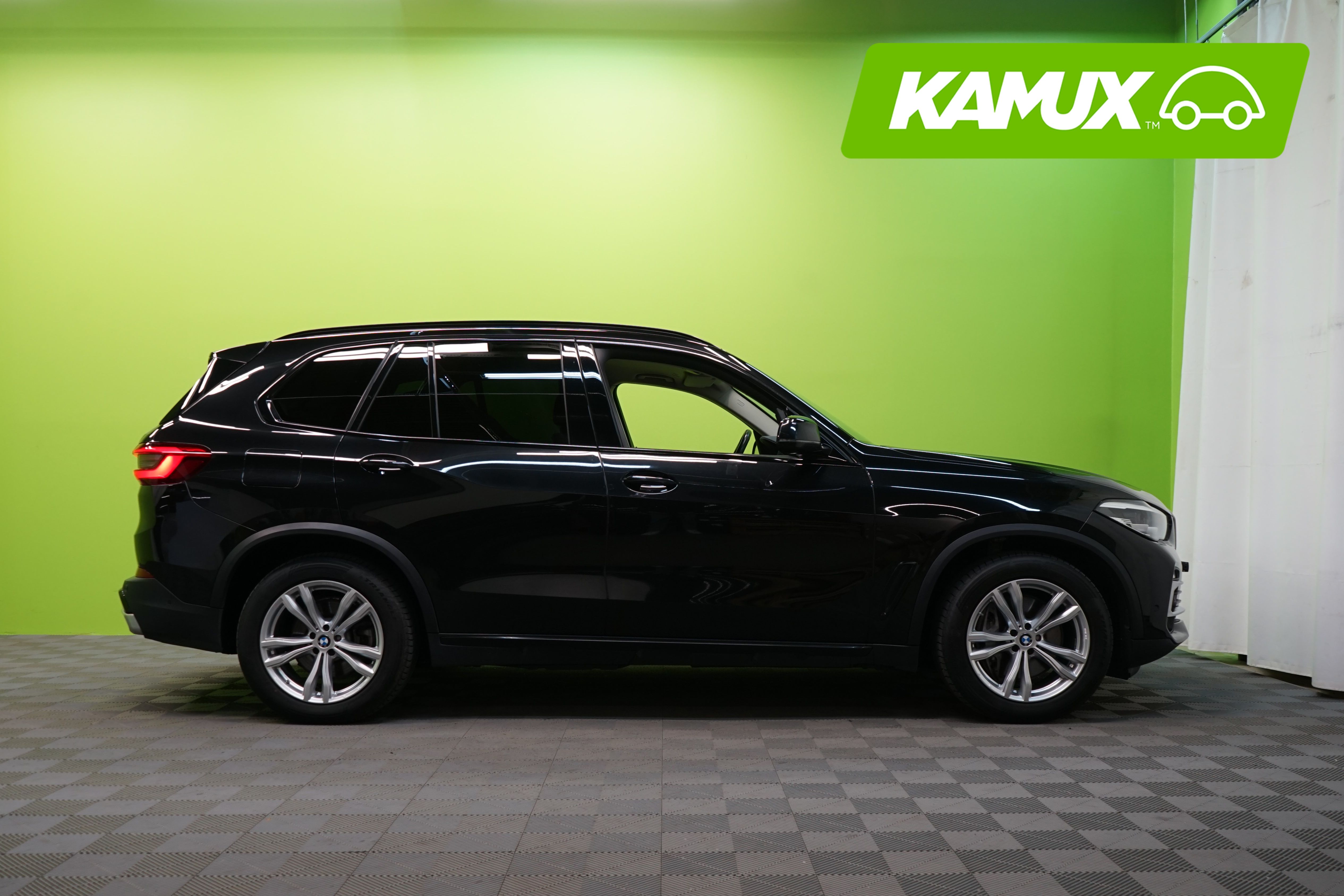 BMW X5 G05 xDrive45e A 2020, kuva 2/36