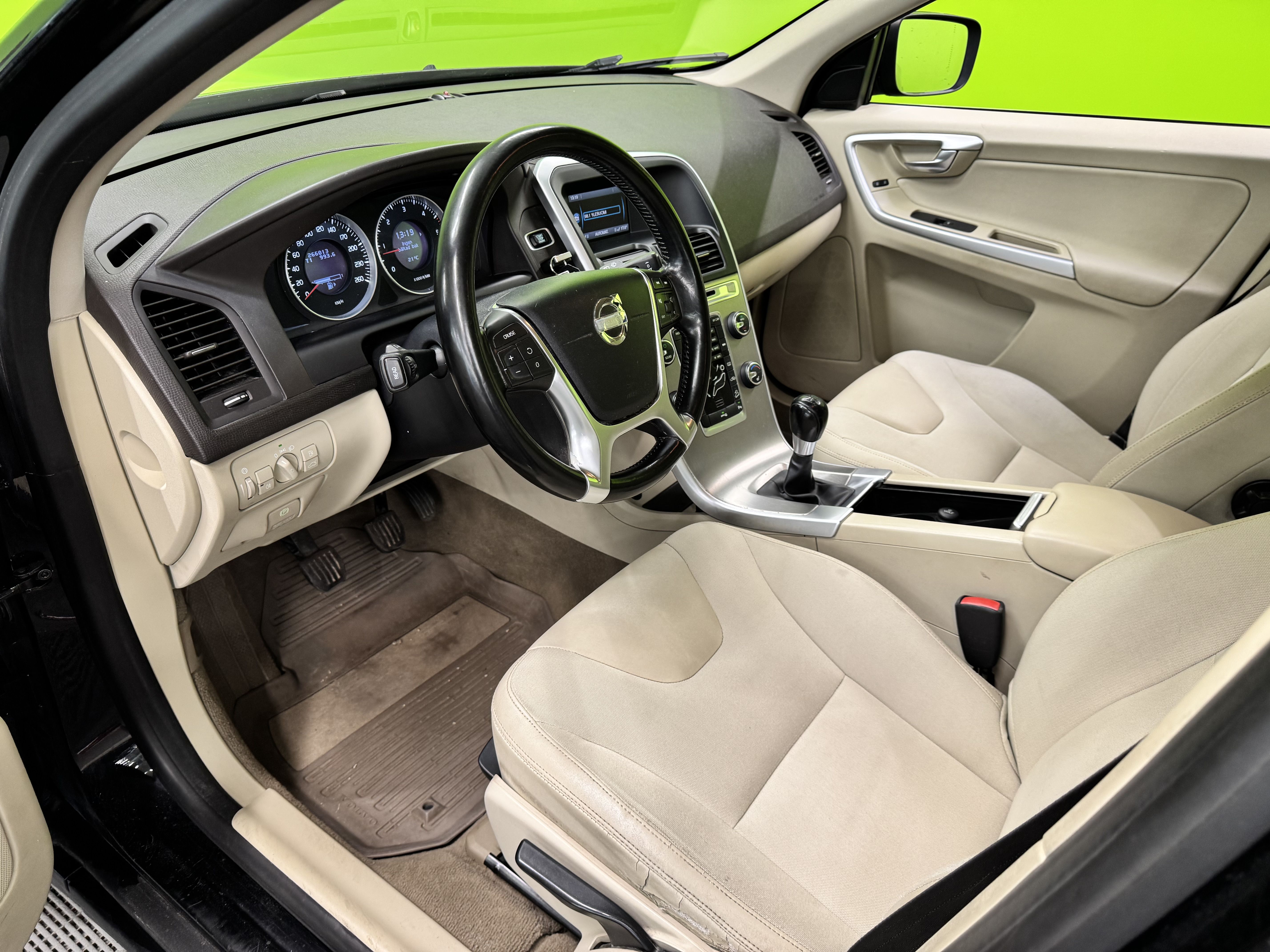 Volvo XC60 2011, kuva 7/28