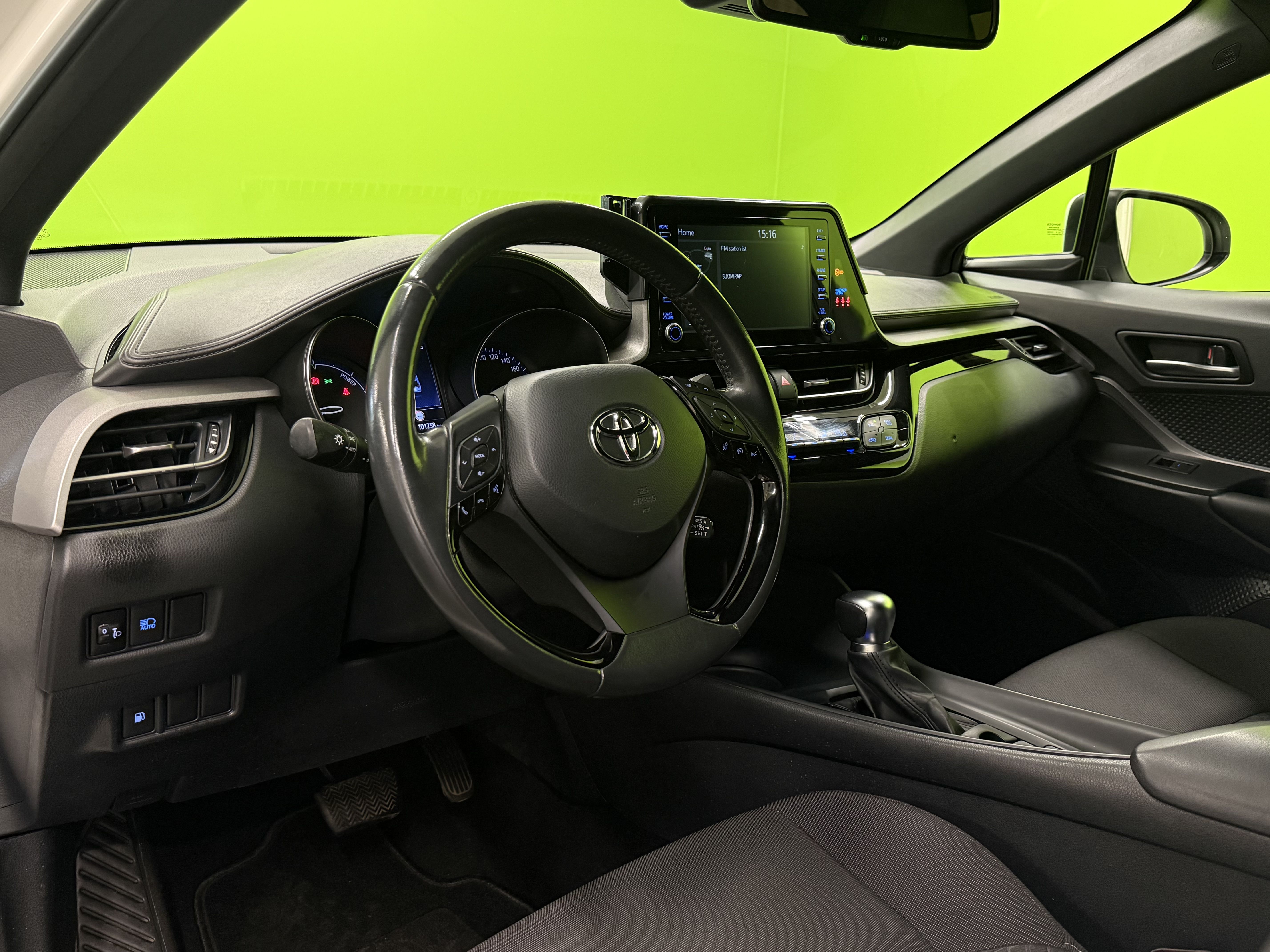 Toyota C-HR 2021, photo 7/27