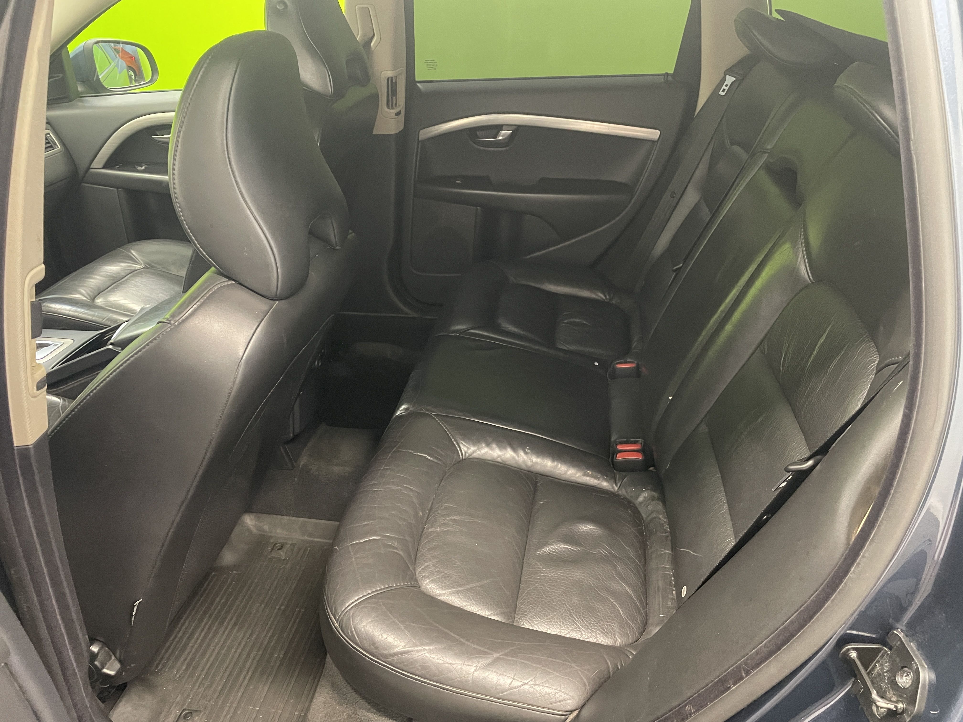 Volvo V70 2,4D Kinetic 2008, kuva 7/20