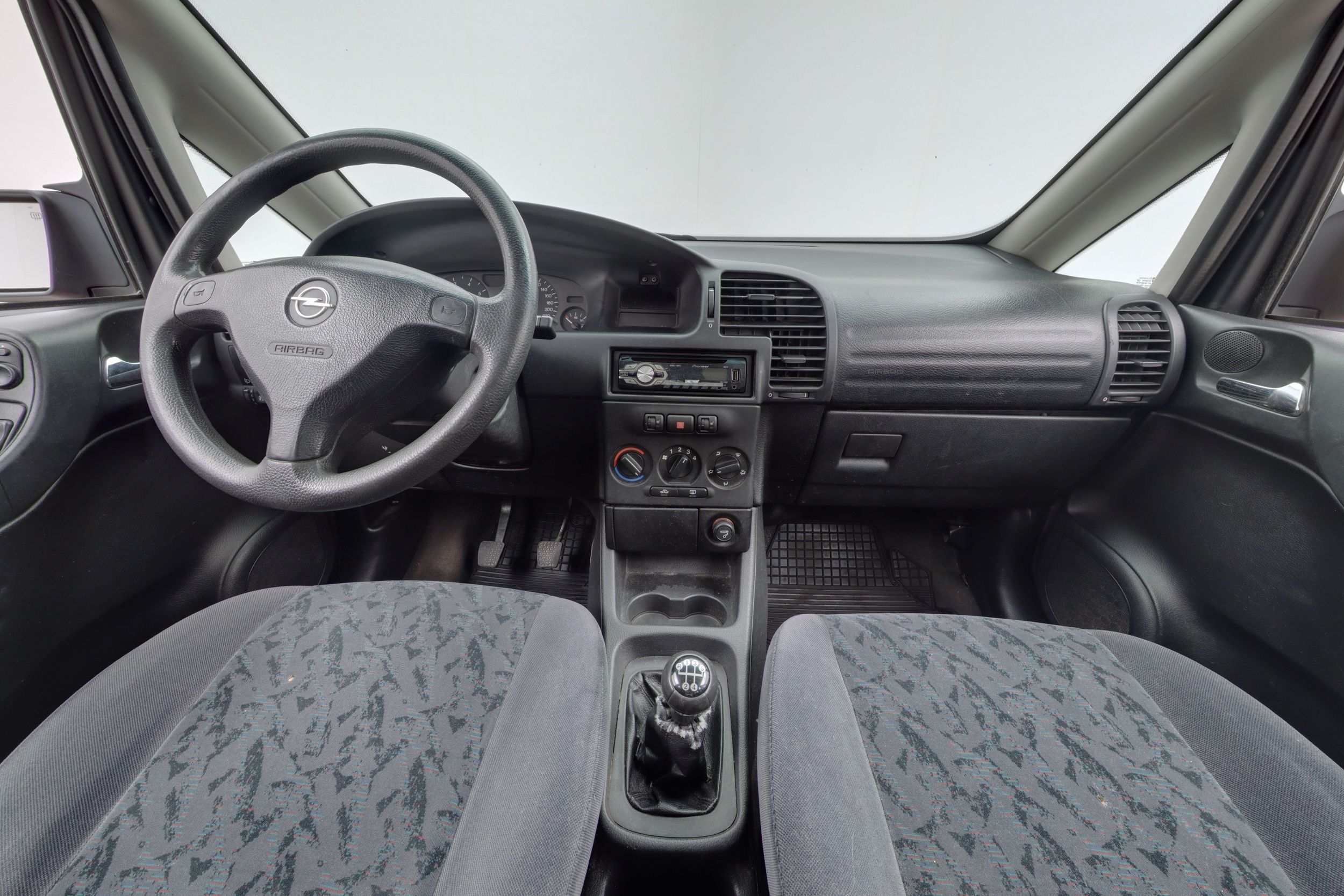Opel Zafira 1,6 16V Elegance 5d 2001, photo 7/27