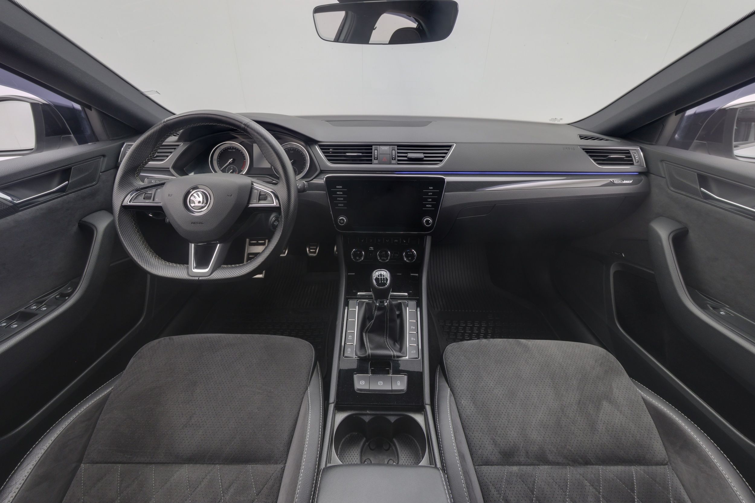 Skoda Superb 2,0 TDI 150 SportLine 2019, photo 7/41
