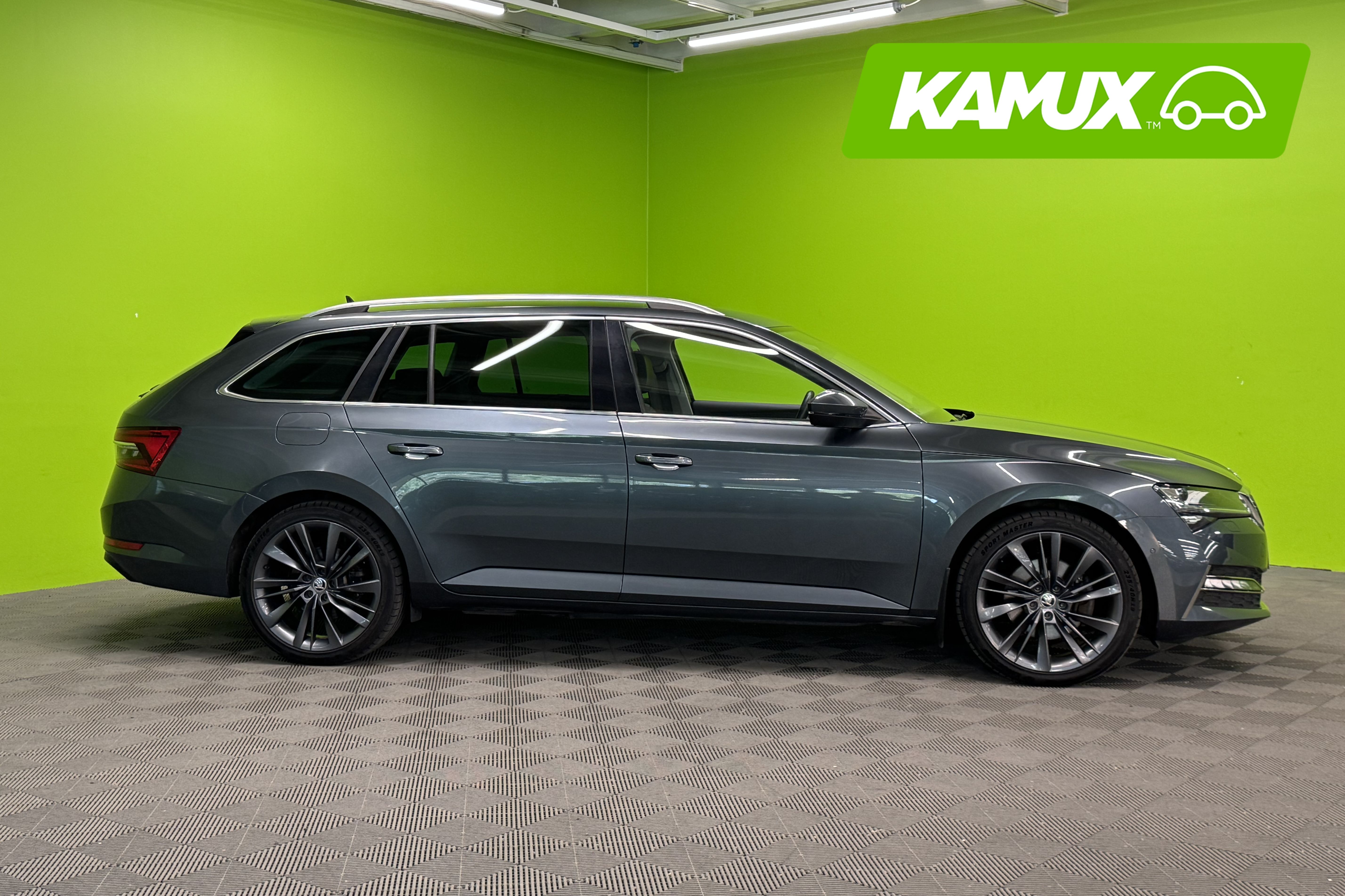 Skoda Superb 2020, photo 2/22