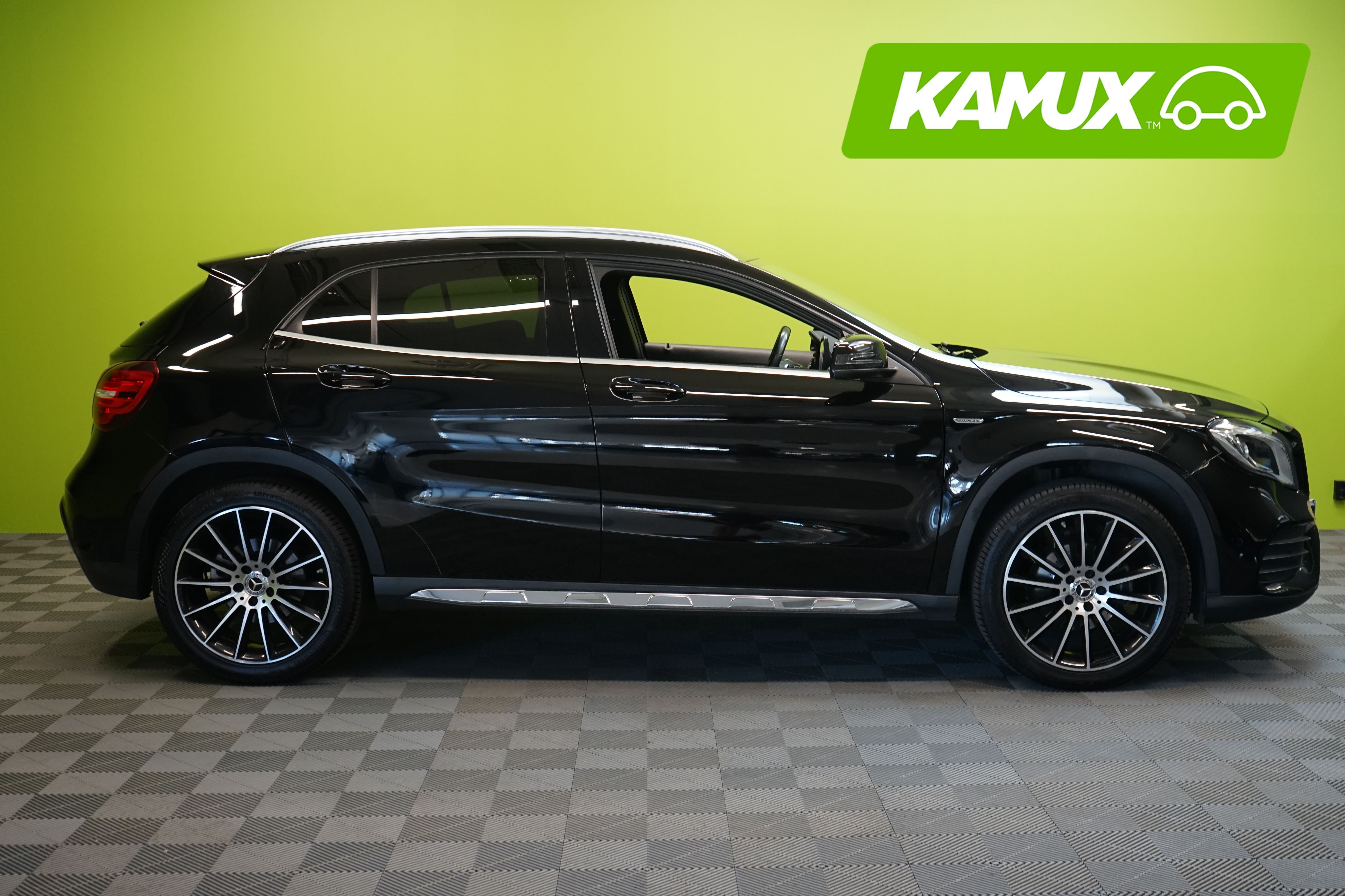 Mercedes-Benz GLA 2017, photo 2/20