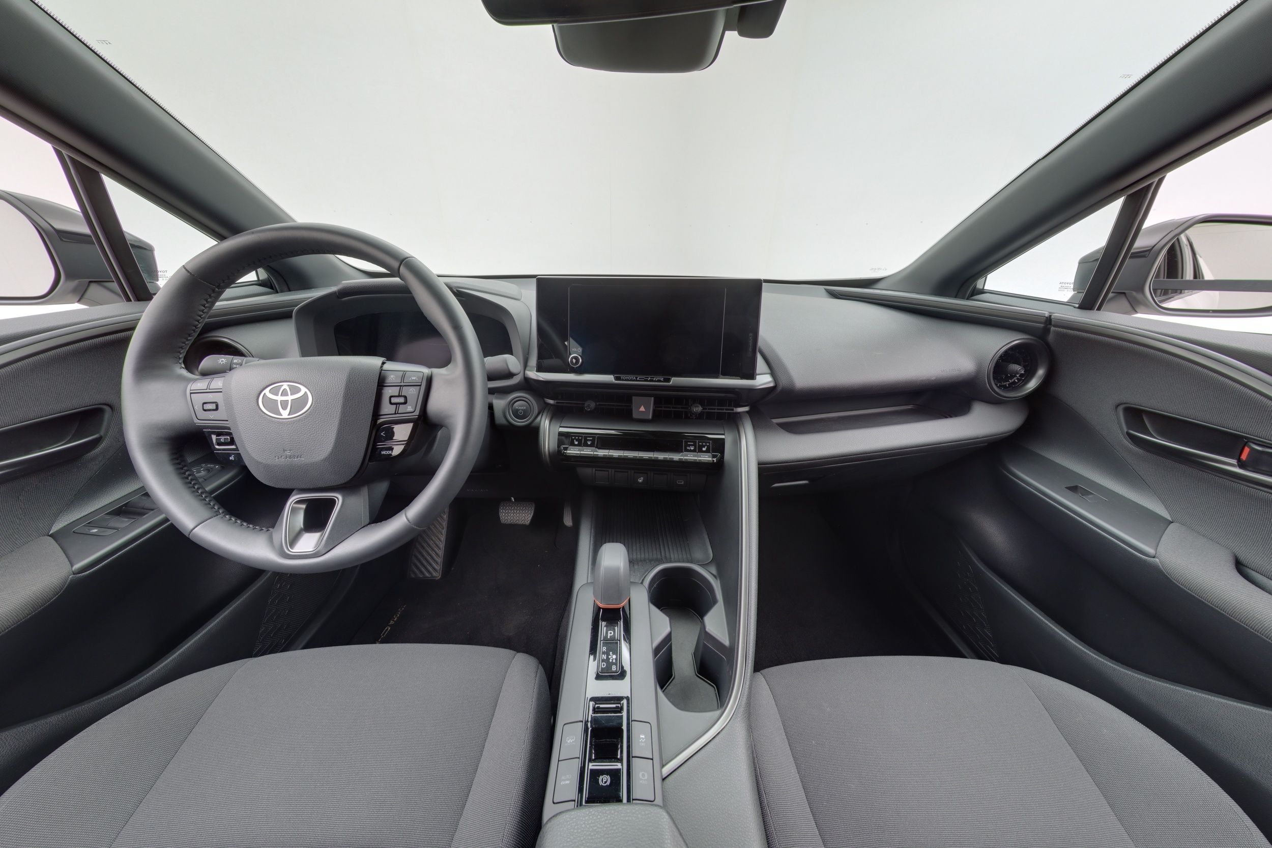 Toyota C-HR 2024, photo 7/30