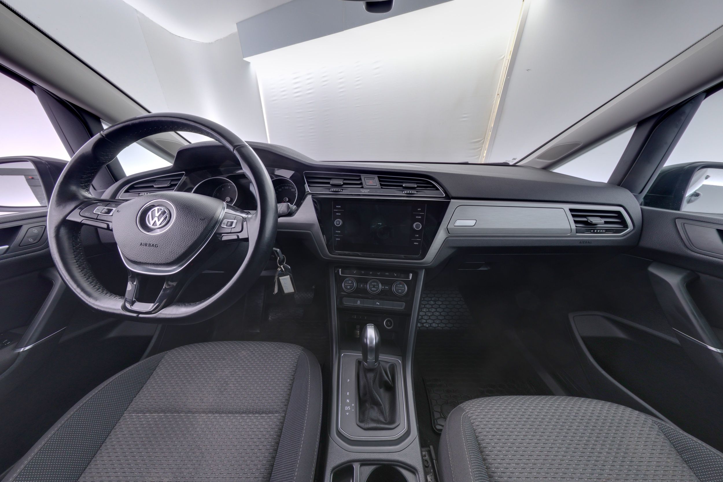 Volkswagen Touran 2018, kuva 7/25