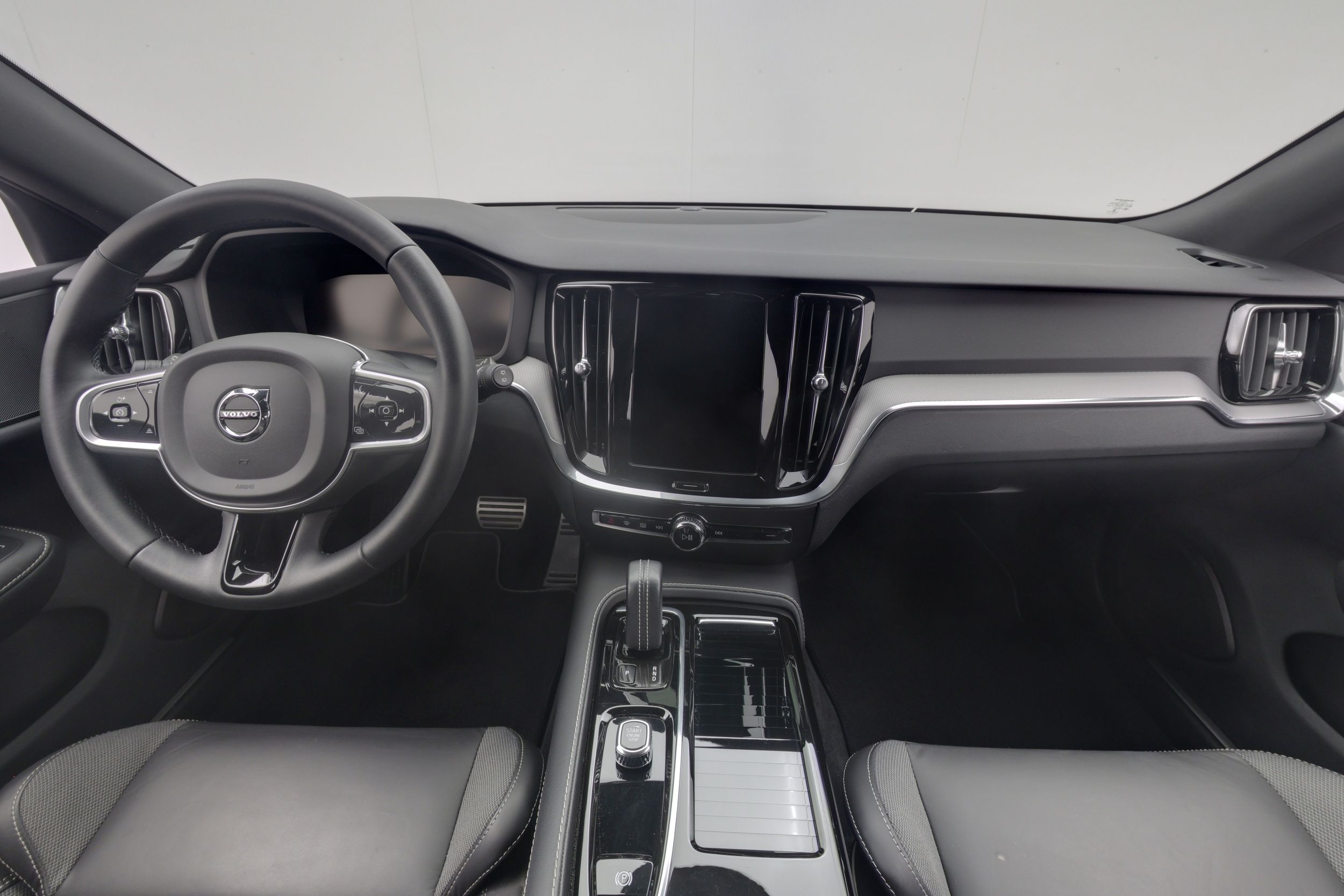 Volvo V60 2022, photo 7/40