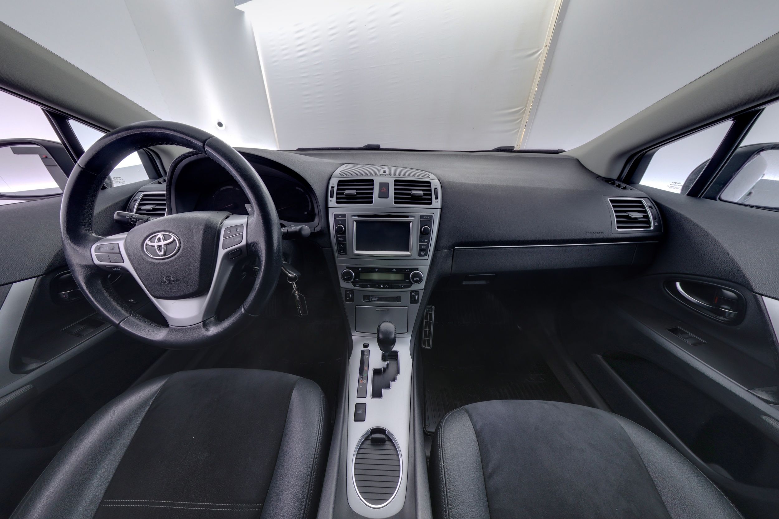 Toyota Avensis 2013, kuva 7/27
