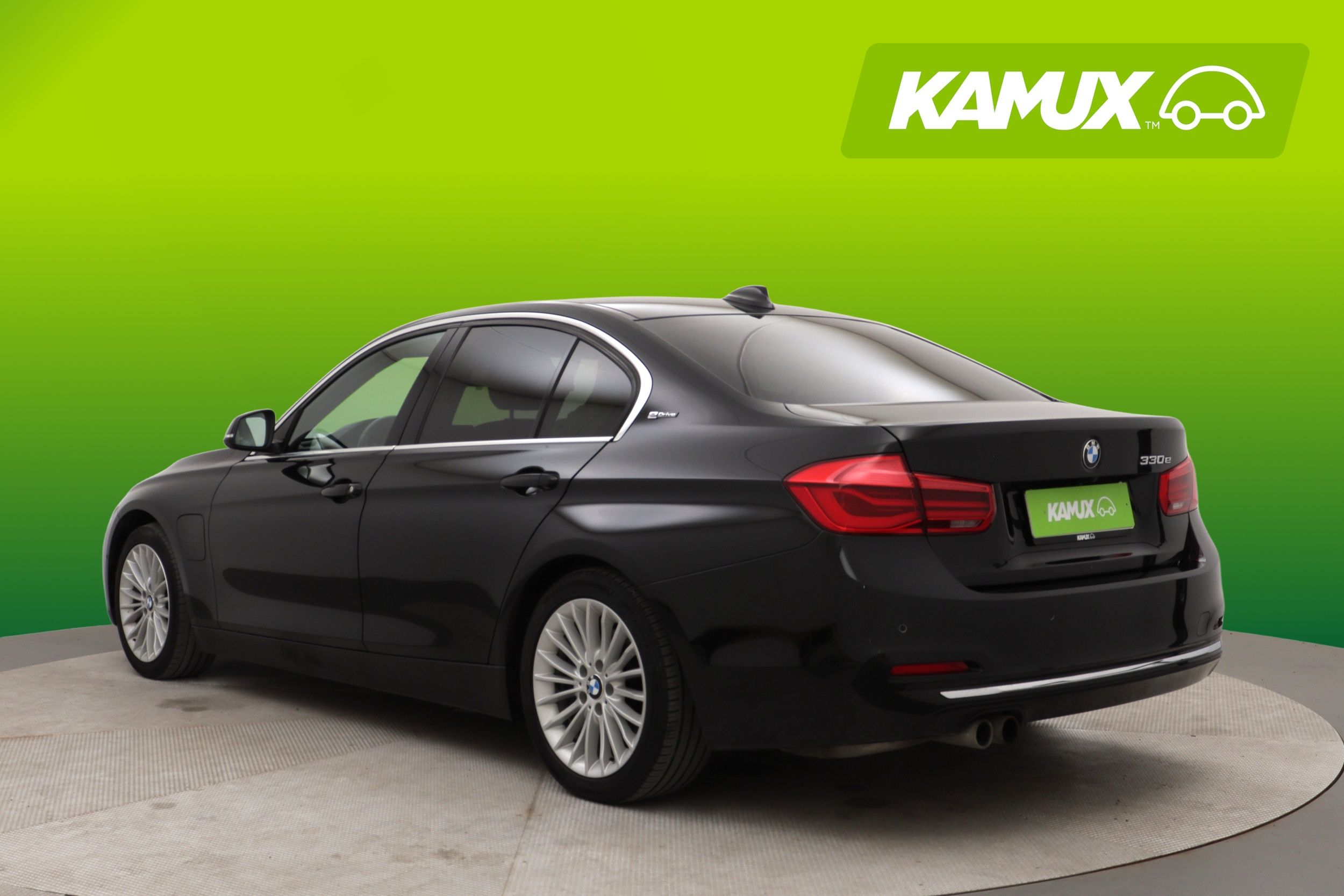 BMW 330 F30 Sedan 330e A Luxury Line 2016, photo 4/31