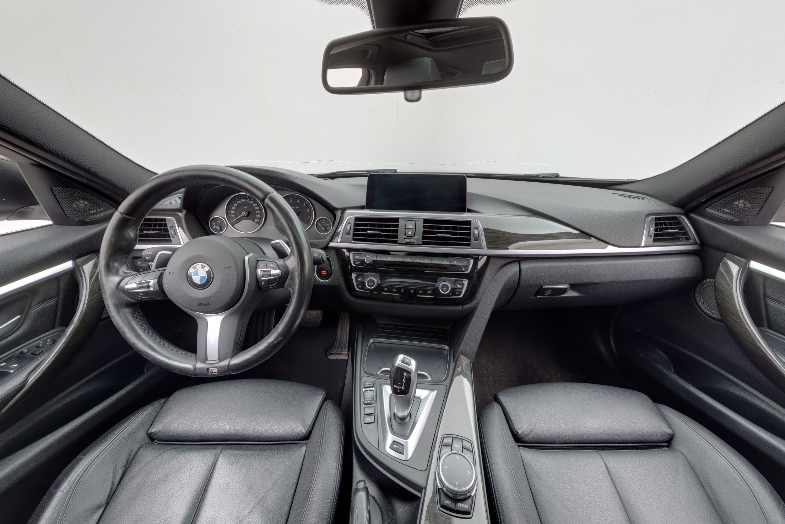 BMW 330 F30 Sedan 330e A Luxury Line 2016, photo 7/31