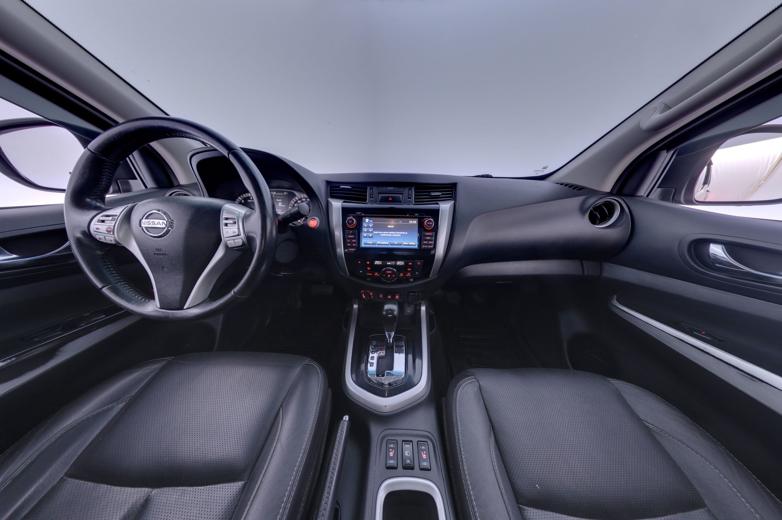 Nissan Navara 2017, kuva 7/25