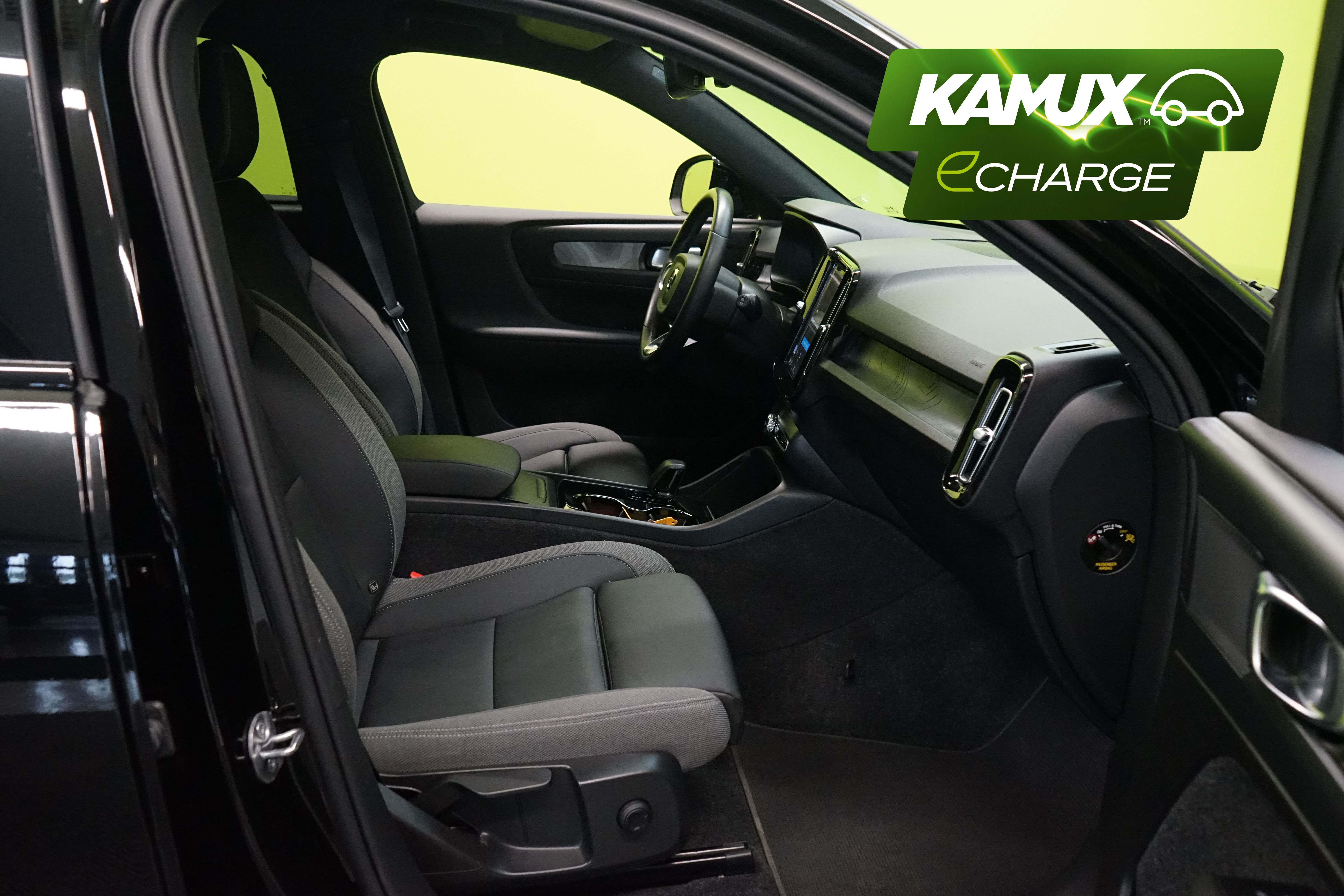Volvo XC40 Recharge Plus Edition 2023, photo 7/20