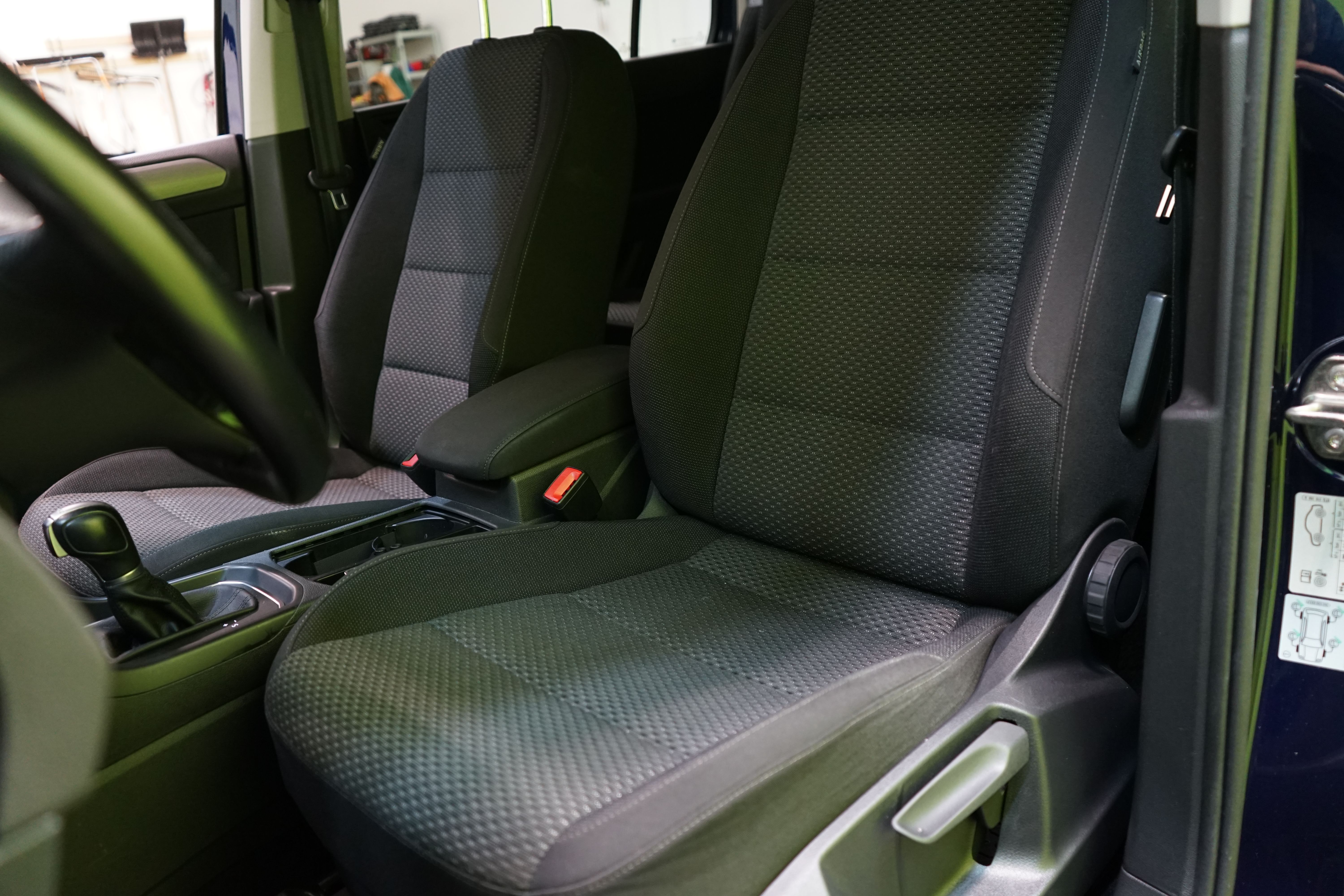 Volkswagen Touran 2017, kuva 7/25