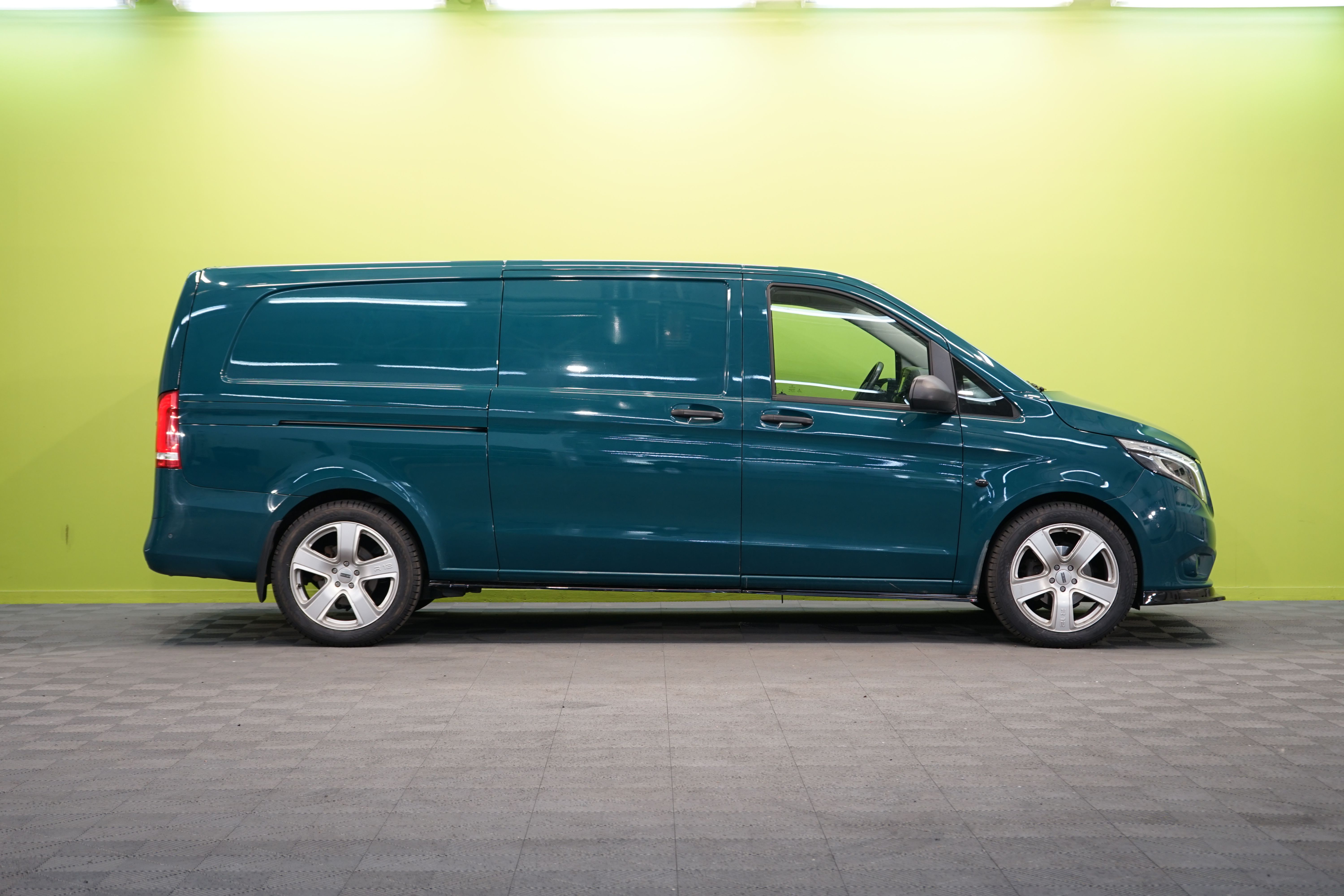 Mercedes-Benz Vito Vito a3 Pitkä 100kw 2020, kuva 2/20