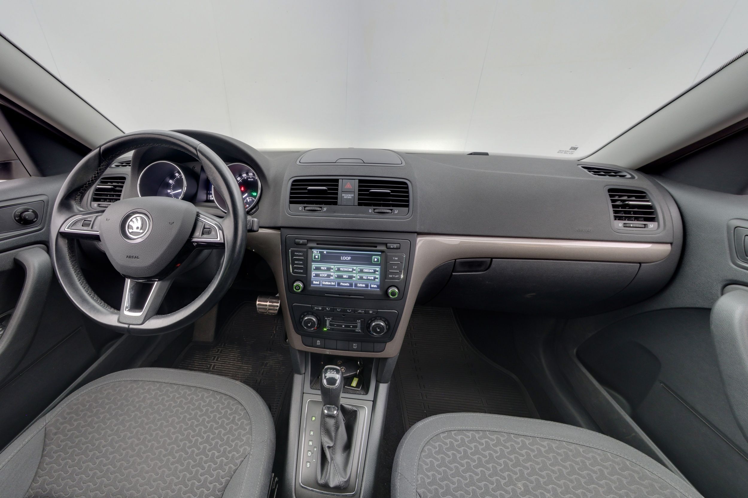 Skoda Yeti 1,2 TSI Elegance DSG Autom. 2014, photo 7/16