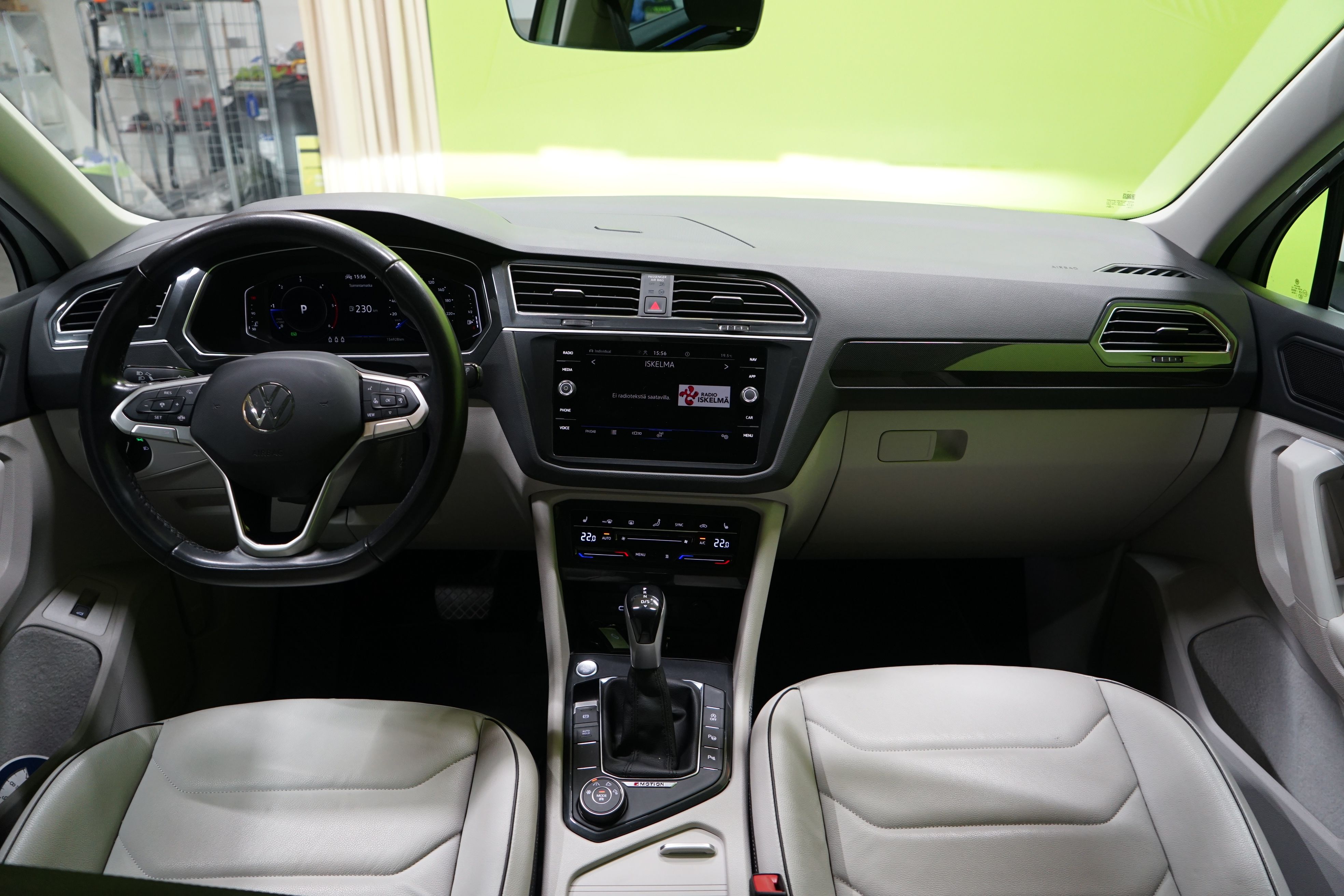 Volkswagen Tiguan 2022, photo 6/25
