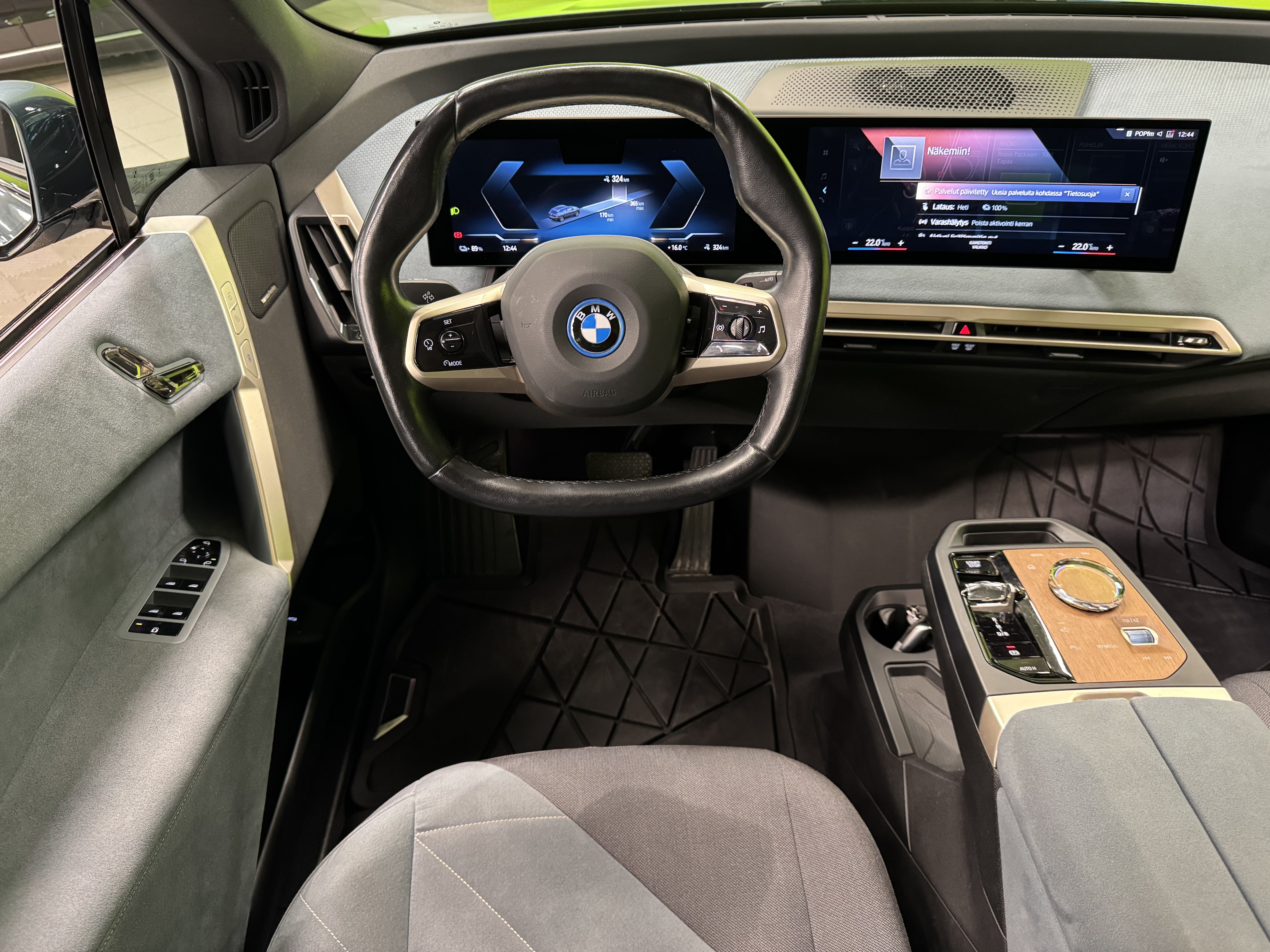 BMW iX iX xDrive40 2023, photo 7/22