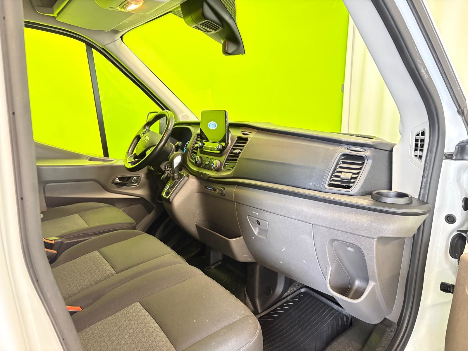 Ford Transit 2,0 TDCi 170 hv L3H3 2021, photo 6/19
