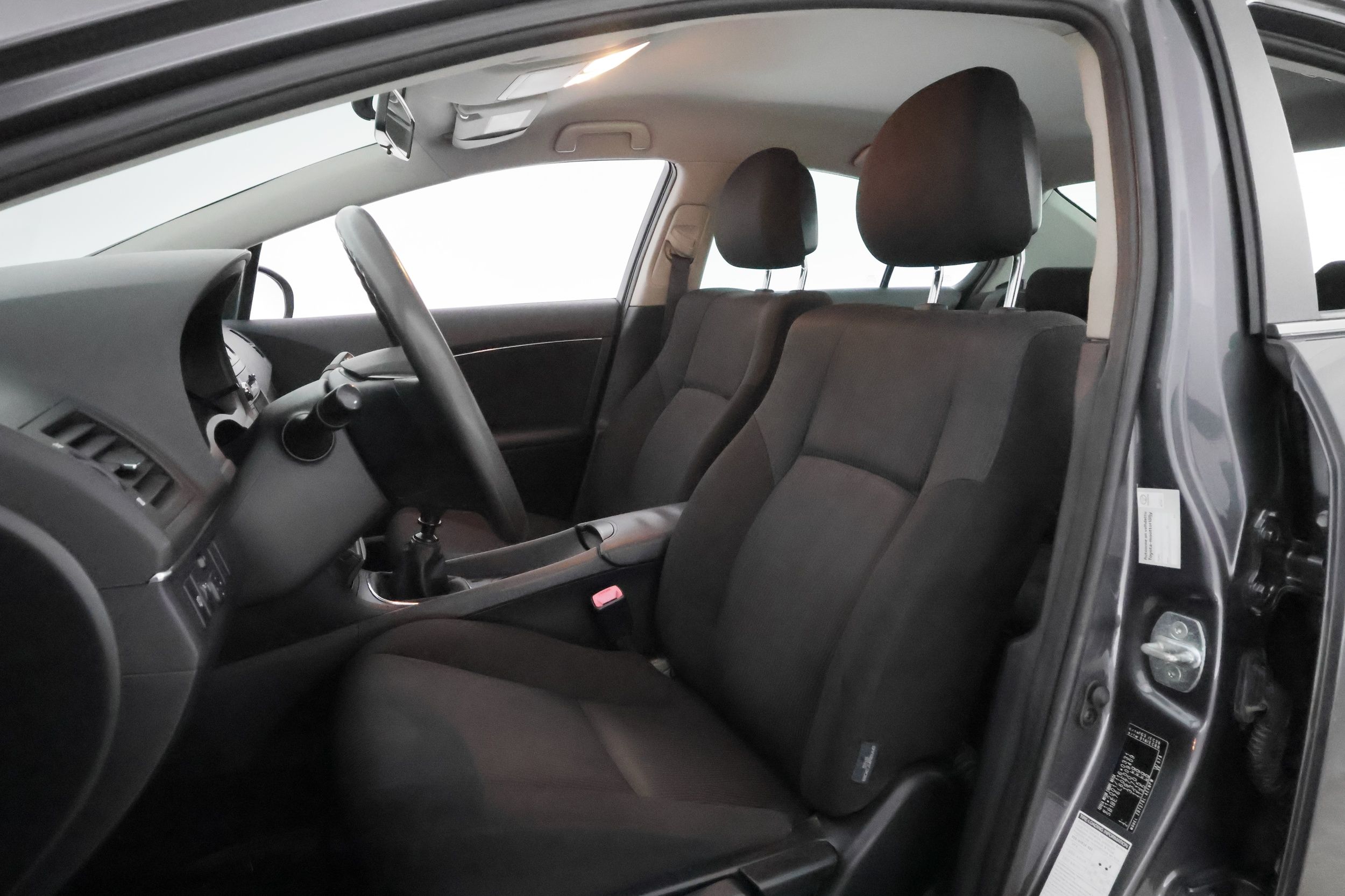 Toyota Avensis 2010, photo 7/19
