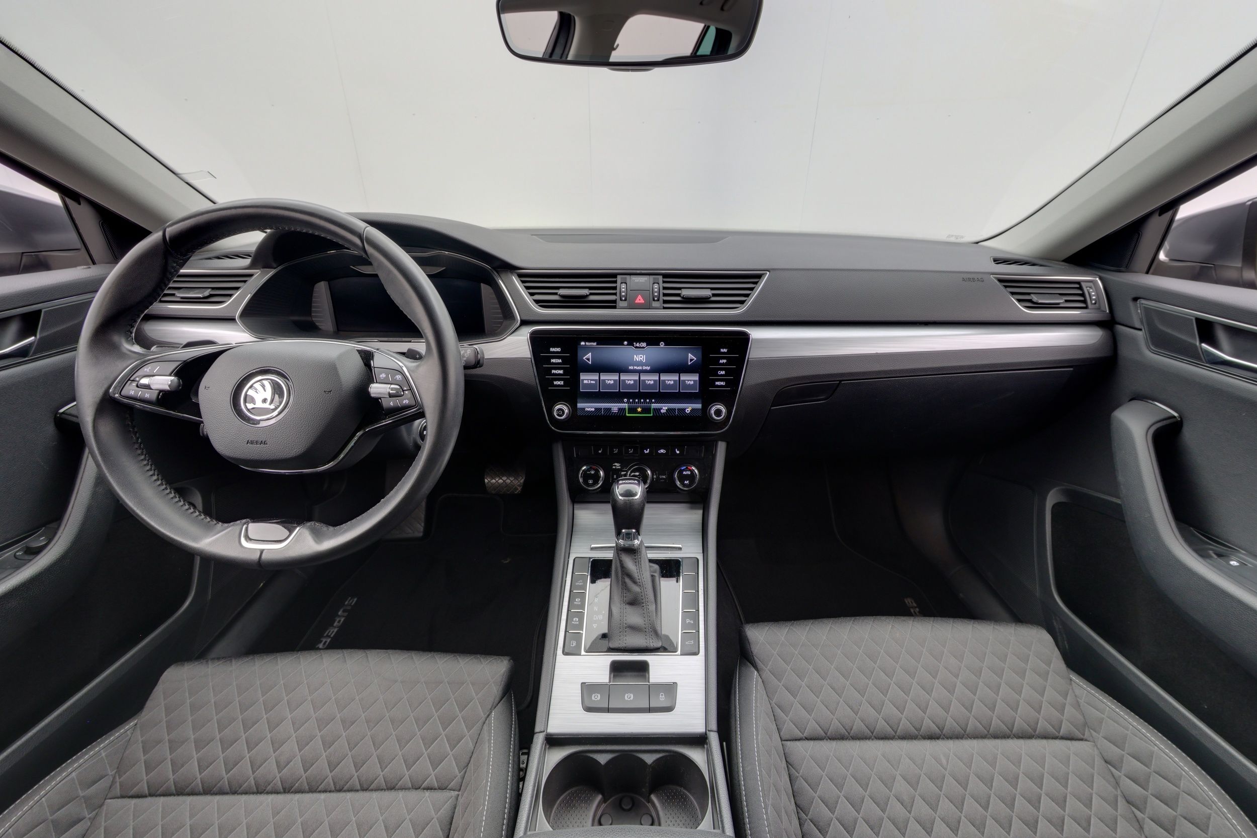 Skoda Superb 2022, kuva 7/27