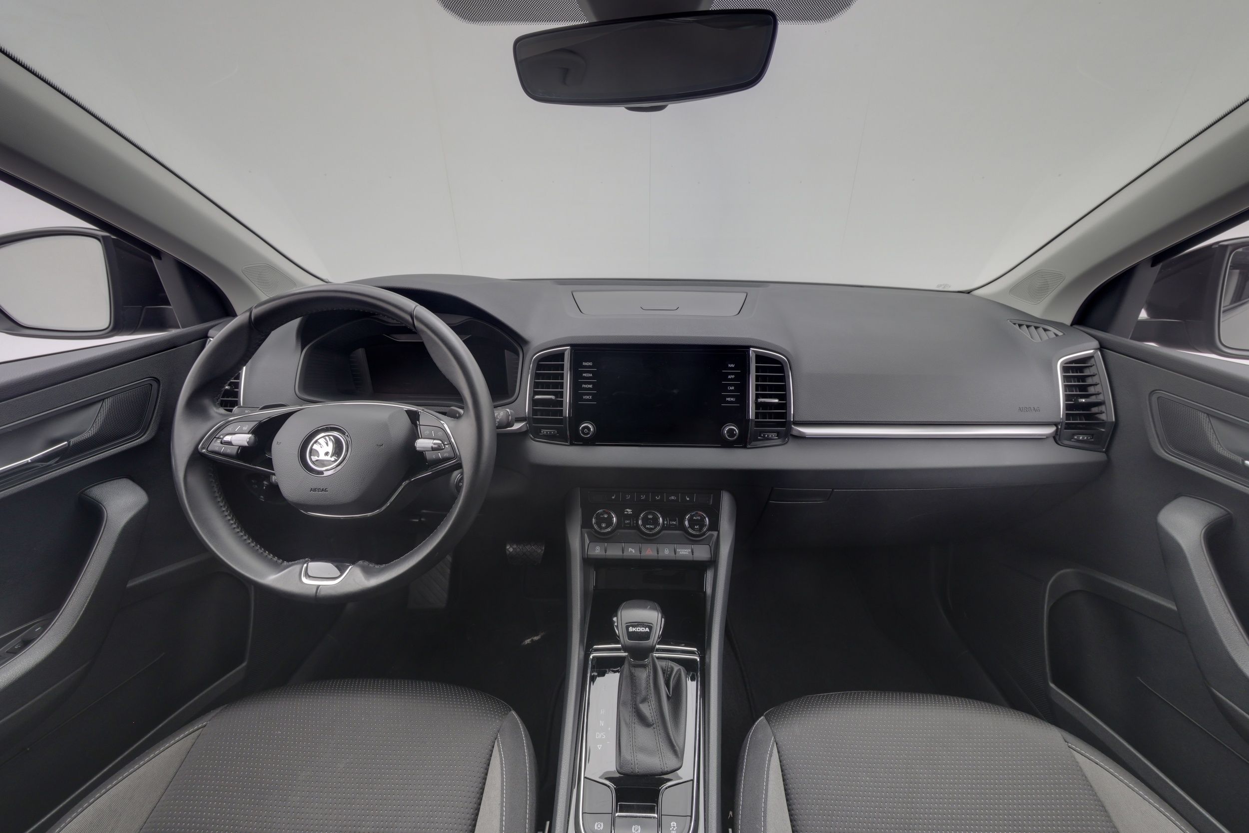Skoda Karoq 1.5 TSI Ambition DSG Autom. 2023, photo 7/37