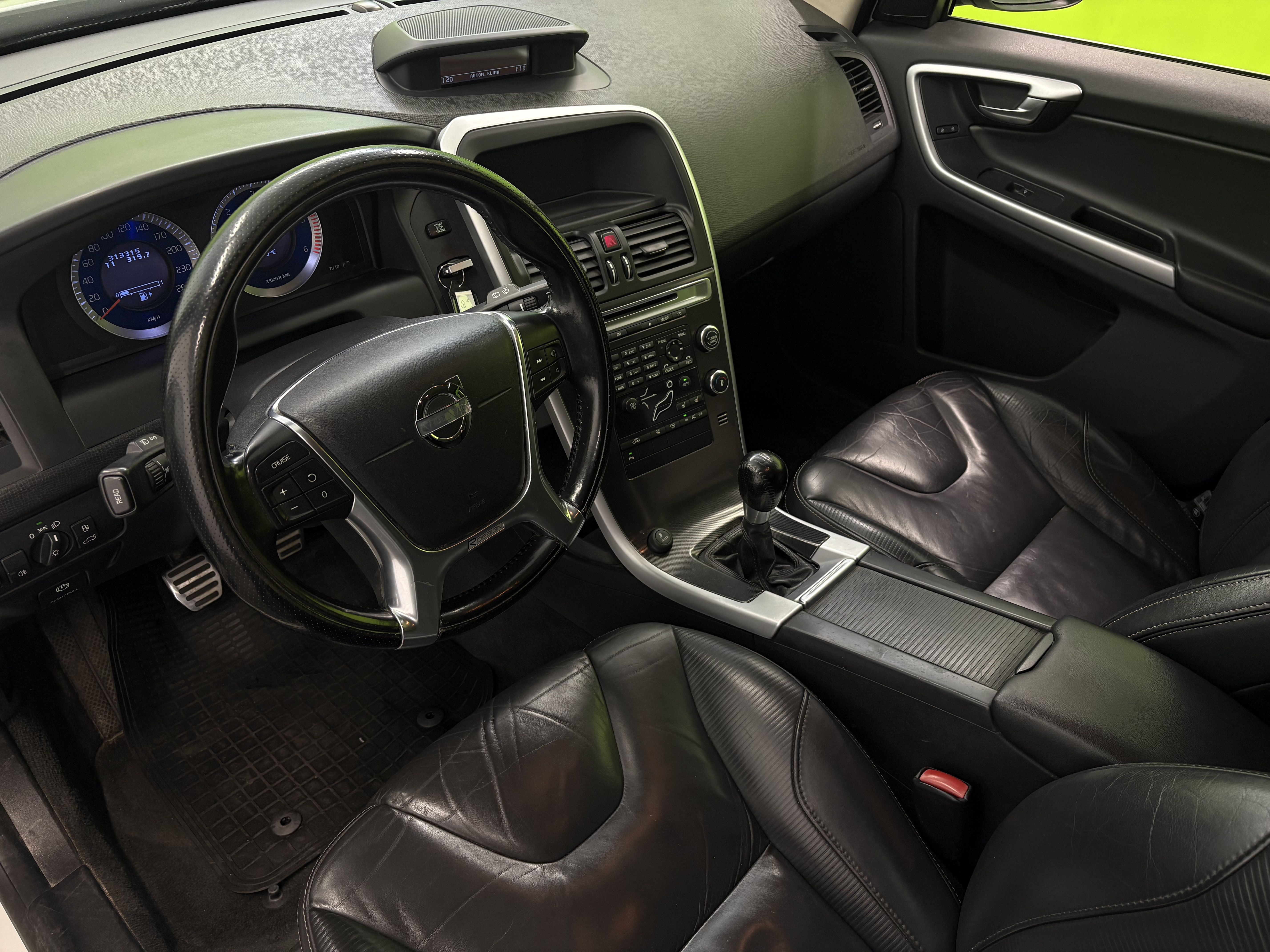 Volvo XC60 D3 DRIVe R-Design Business 2011, kuva 5/20