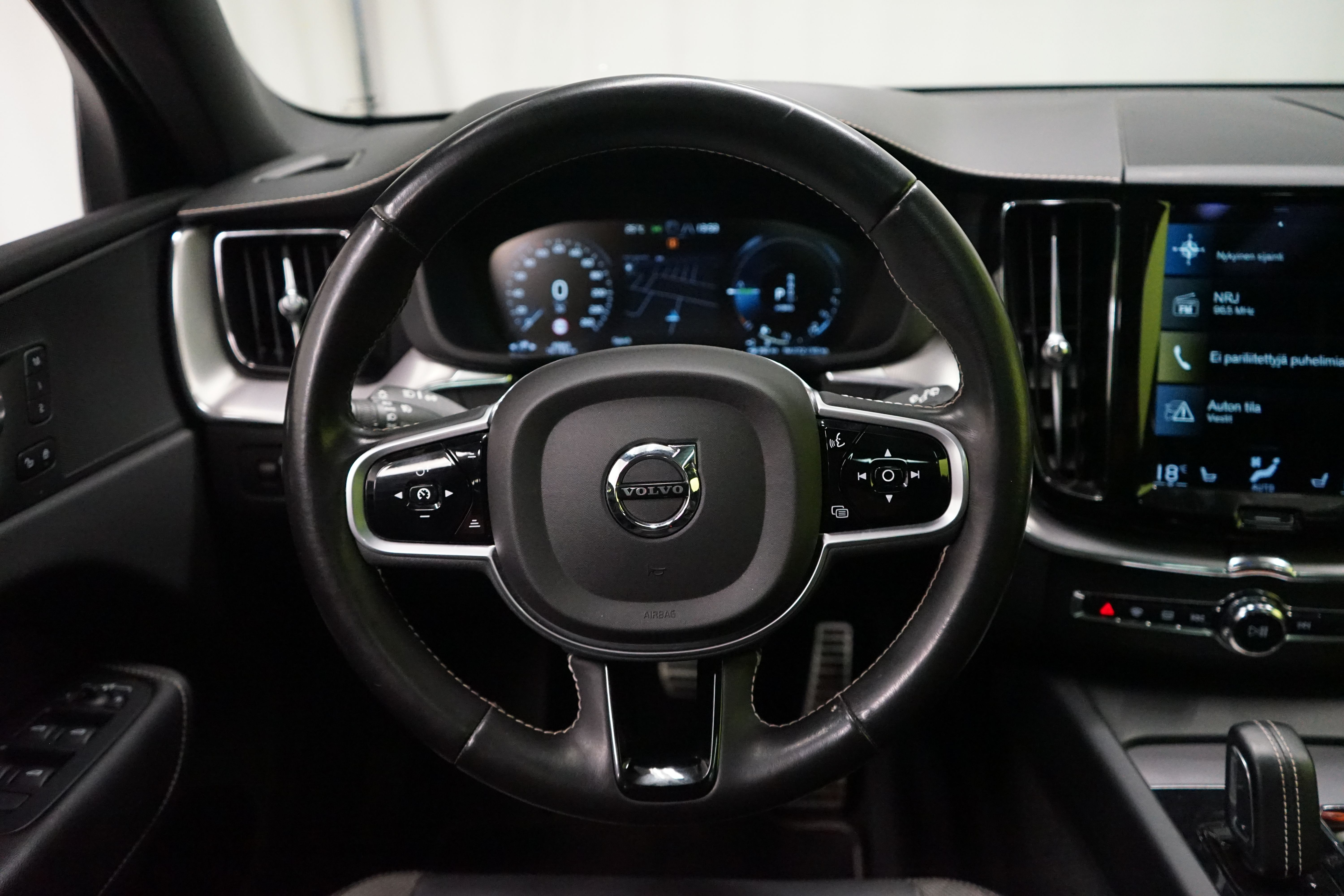 Volvo XC60 T6 TwE AWD Business R-Design 2021, kuva 7/25