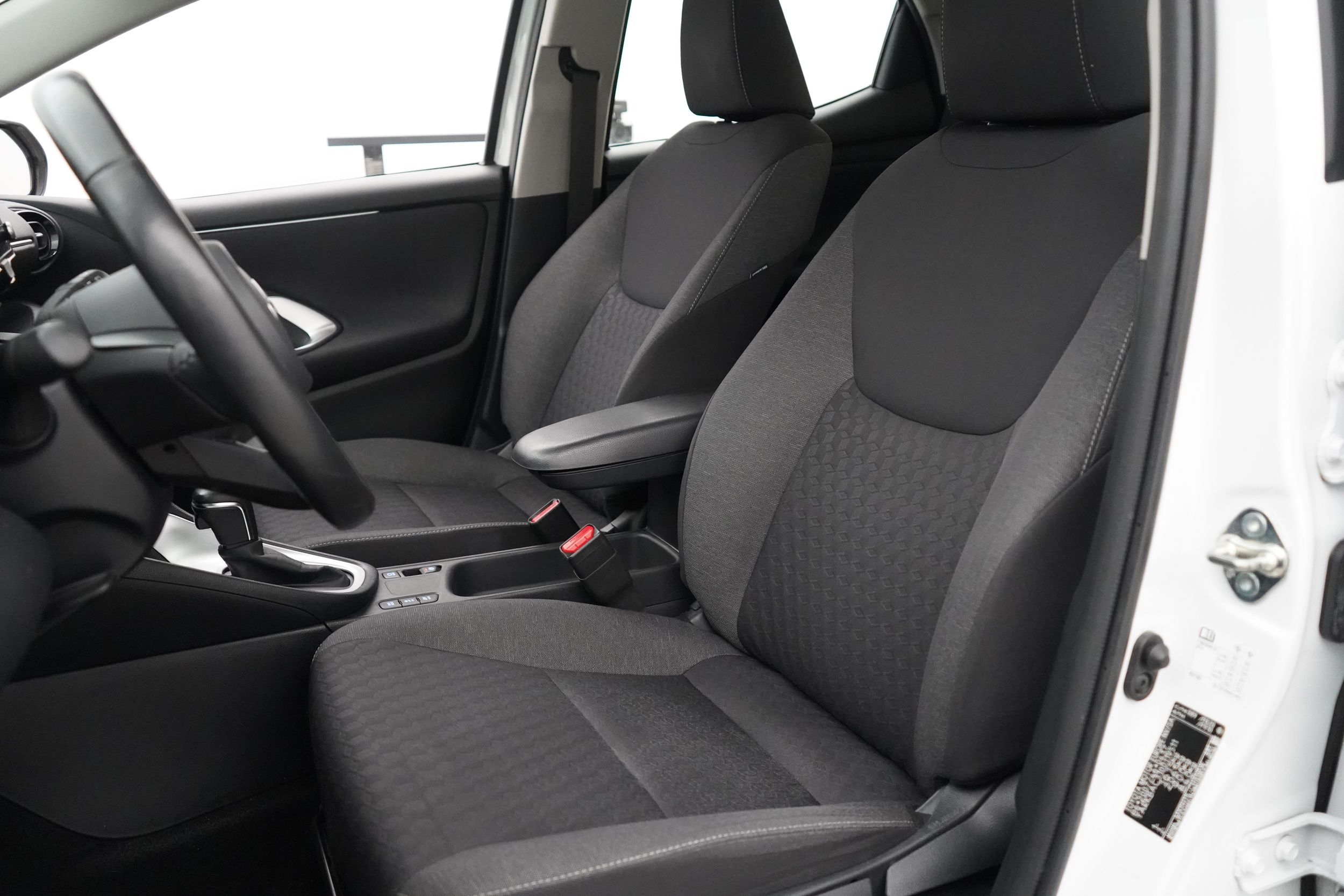 Toyota Yaris 1,5 Hybrid Active Plus 2023, photo 7/22