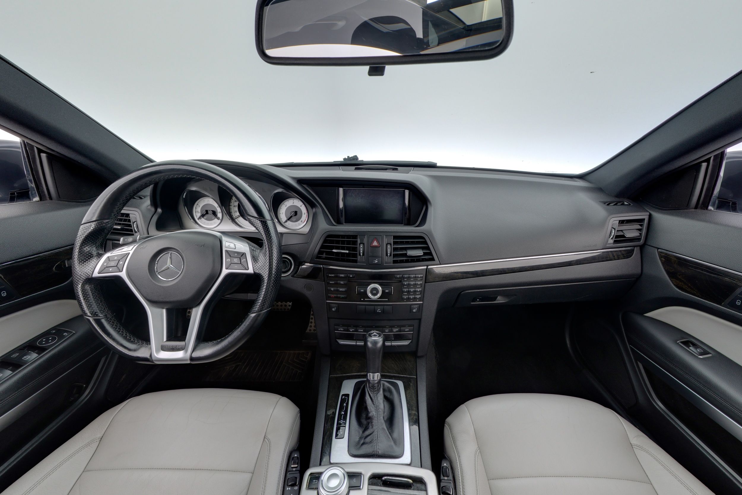 Mercedes-Benz E 220 CDI BE COUPÉ A AMG 2011, kuva 7/23