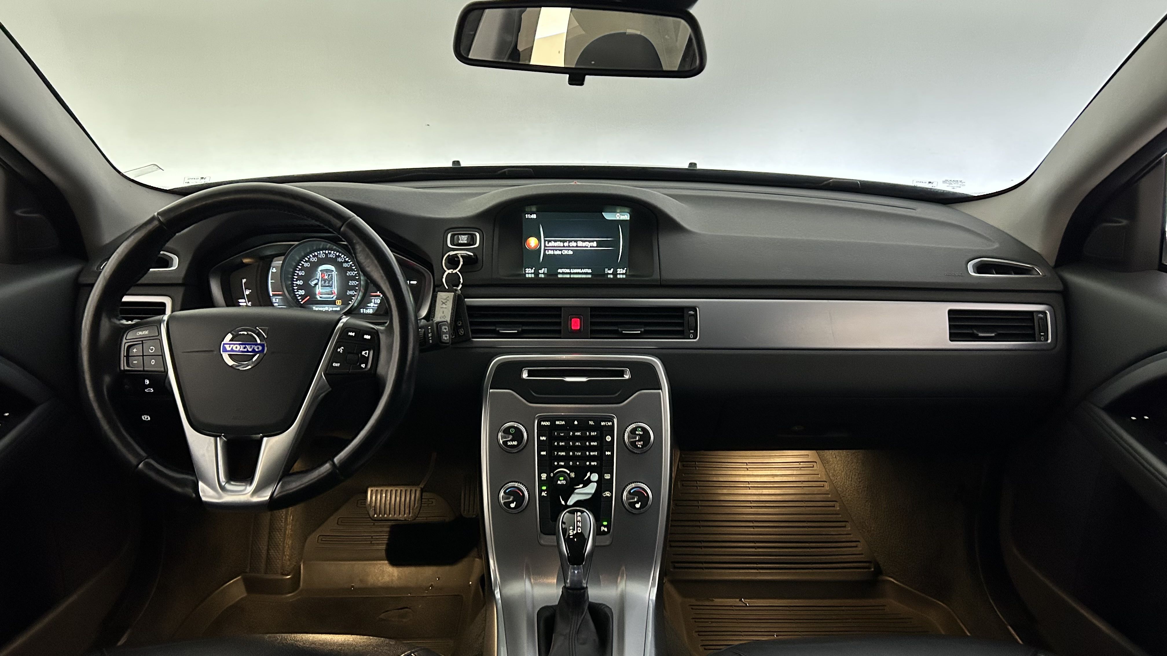 Volvo V70 D4 AWD Momentum 2015, photo 7/25