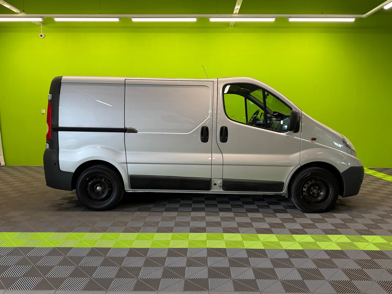 Opel Vivaro 2013, photo 2/16