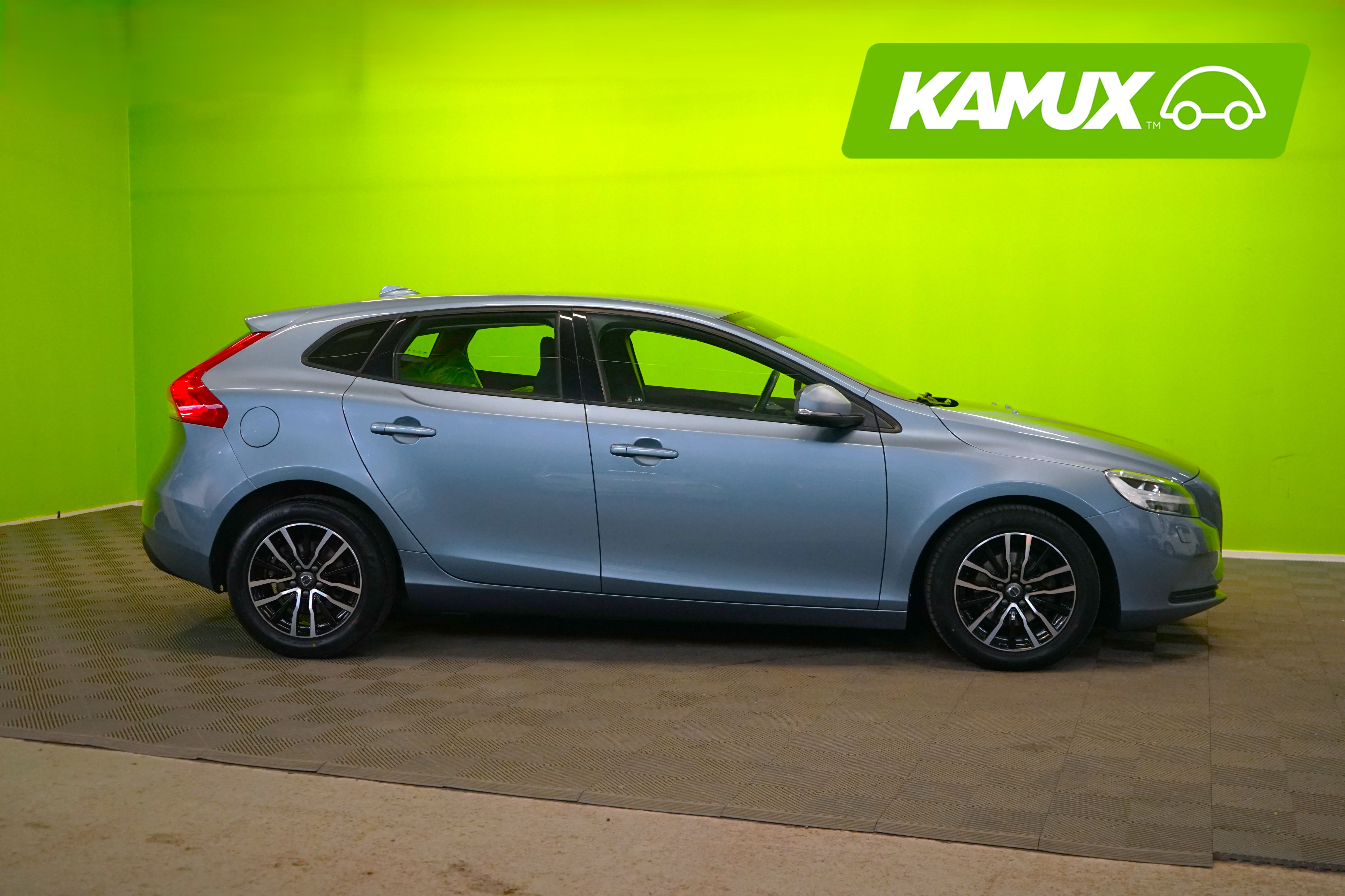Volvo V40 D2 Momentum 2018, kuva 2/25